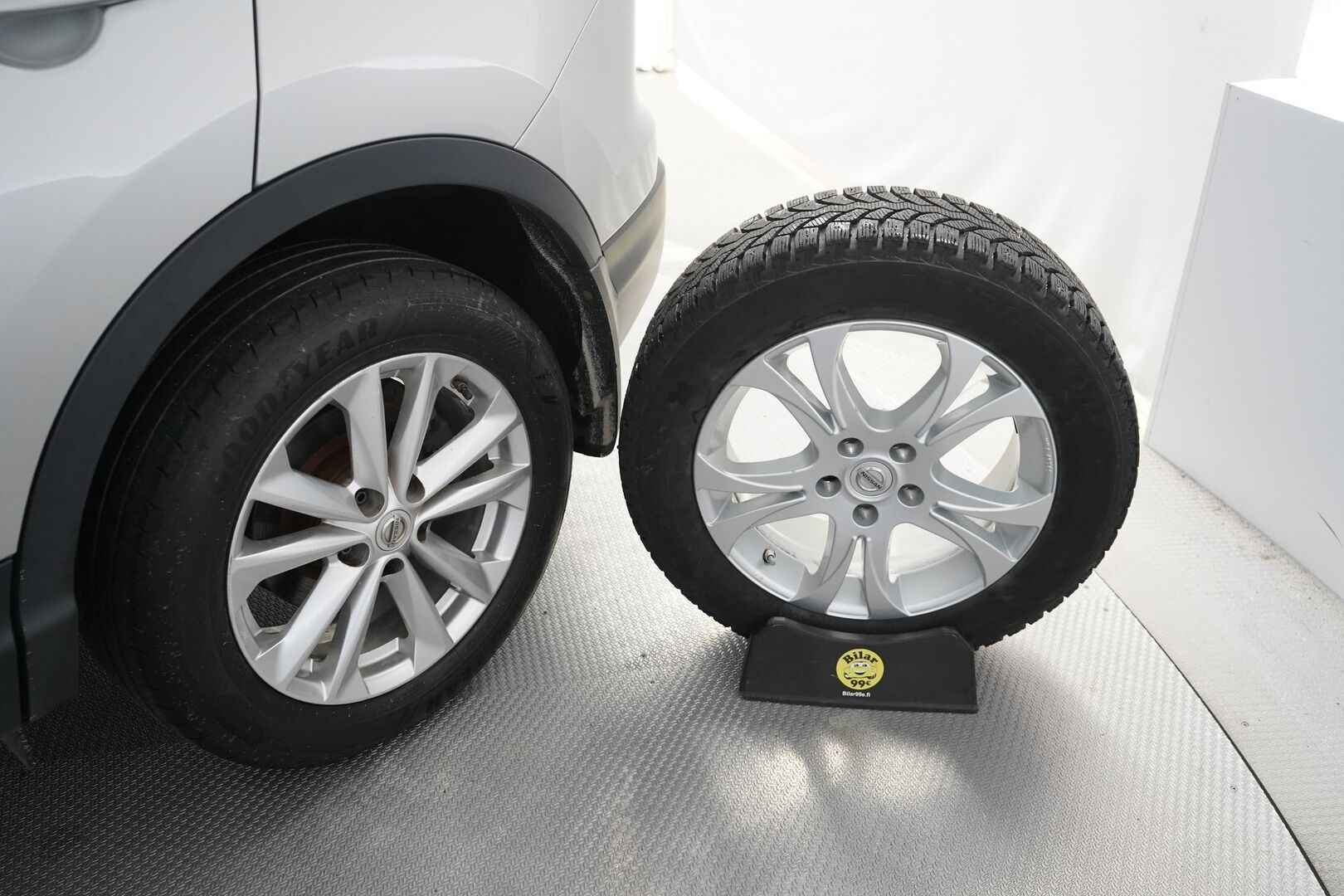 Nissan Qashqai 2016 DIG-T 163 Business 360 2WD 6M/T E6 Leather *360-Kamera / Nahat / Koukku / Lane Assist* - 1-Omisteinen Suomi-auto / Kahdet Nissanin vanteet / Juuri huollettu 