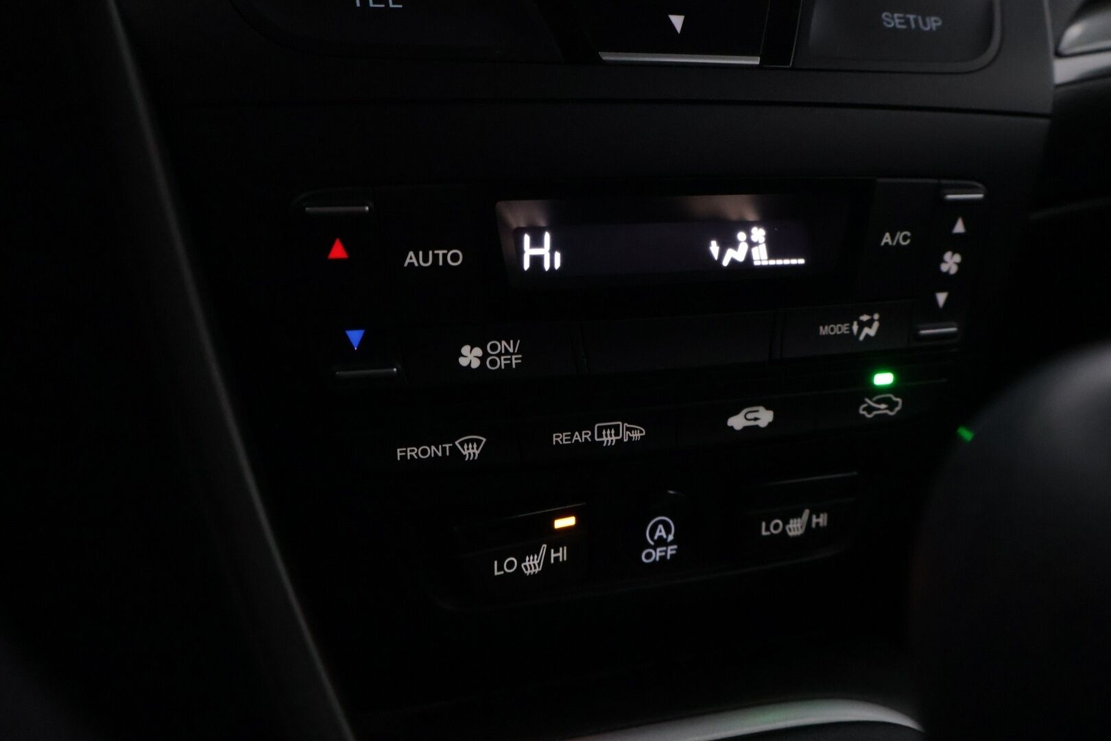 Honda Civic 2015 5D 1,4i Comfort *Suomi-auto / Vakkari / 2x renkaat ja vanteet / Huoltokirja / Bluetooth* - Juuri huollettu / Siistikuntoinen / Tarkka huoltokirja