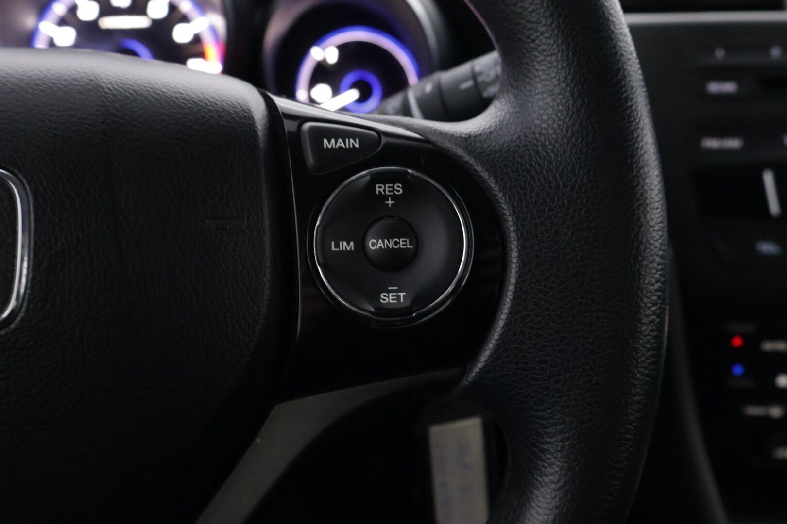 Honda Civic 2015 5D 1,4i Comfort *Suomi-auto / Vakkari / 2x renkaat ja vanteet / Huoltokirja / Bluetooth* - Juuri huollettu / Siistikuntoinen / Tarkka huoltokirja