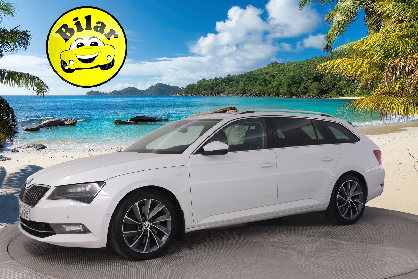 Skoda Superb 2016 Combi 2,0 TSI 280 4x4 L&K DSG Autom. - ACC | Ilmastoidut ruskeat sähkönahat | Panorama | Canton | Koukku | Webasto | Kessy | Appconnect | Blis | Ambient | Suomiauto