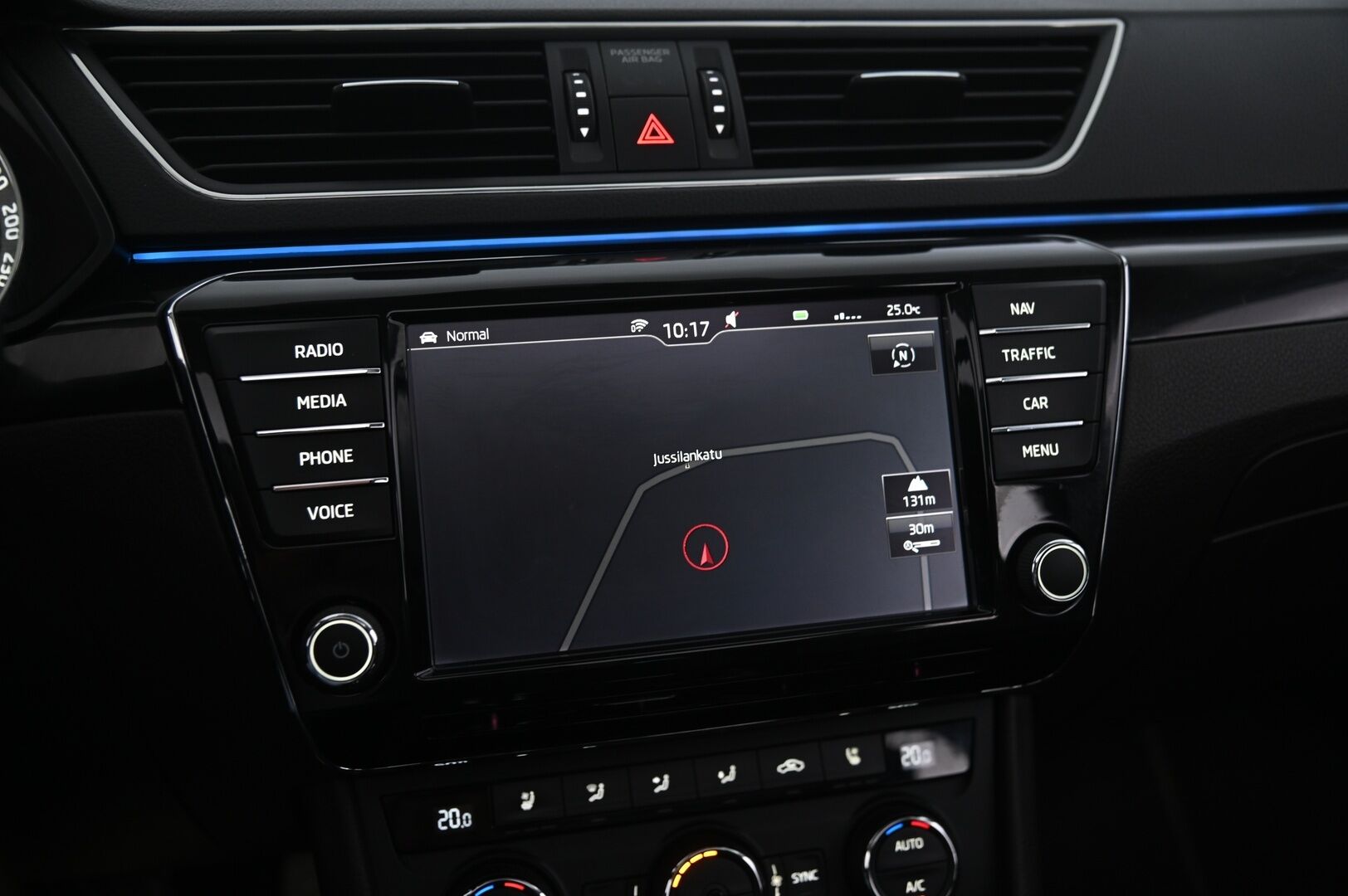 Skoda Superb 2016 Combi 2,0 TSI 280 4x4 L&K DSG Autom. - ACC | Ilmastoidut ruskeat sähkönahat | Panorama | Canton | Koukku | Webasto | Kessy | Appconnect | Blis | Ambient | Suomiauto