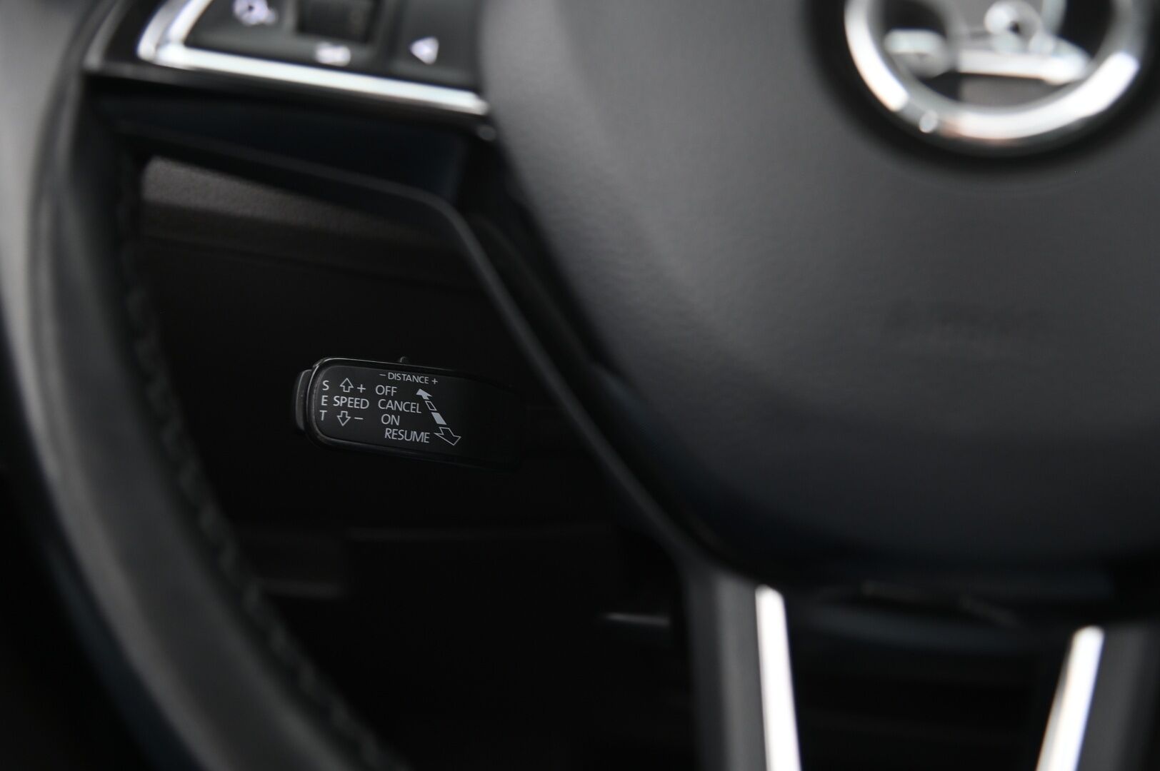 Skoda Superb 2016 Combi 2,0 TSI 280 4x4 L&K DSG Autom. - ACC | Ilmastoidut ruskeat sähkönahat | Panorama | Canton | Koukku | Webasto | Kessy | Appconnect | Blis | Ambient | Suomiauto
