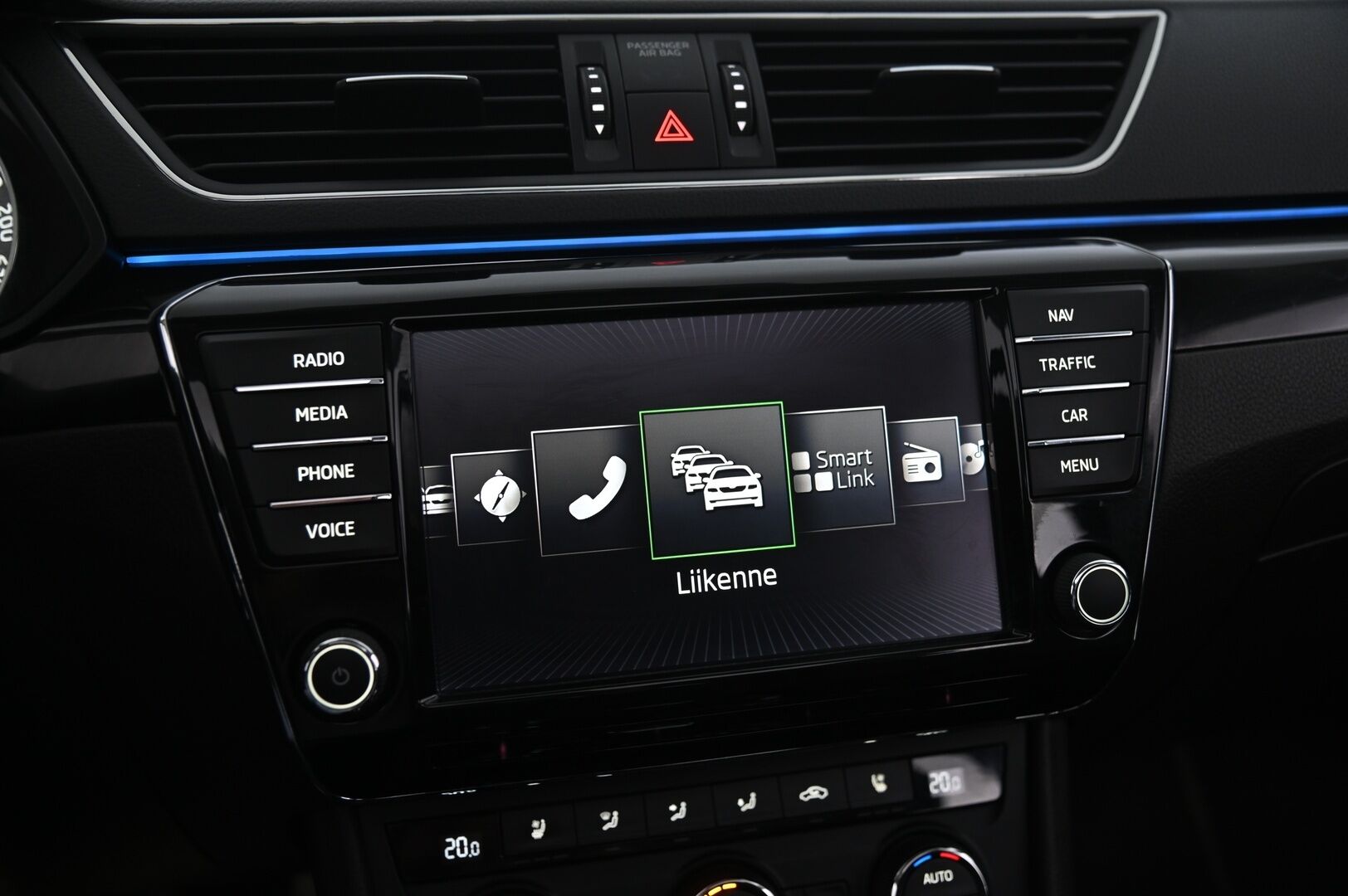 Skoda Superb 2016 Combi 2,0 TSI 280 4x4 L&K DSG Autom. - ACC | Ilmastoidut ruskeat sähkönahat | Panorama | Canton | Koukku | Webasto | Kessy | Appconnect | Blis | Ambient | Suomiauto