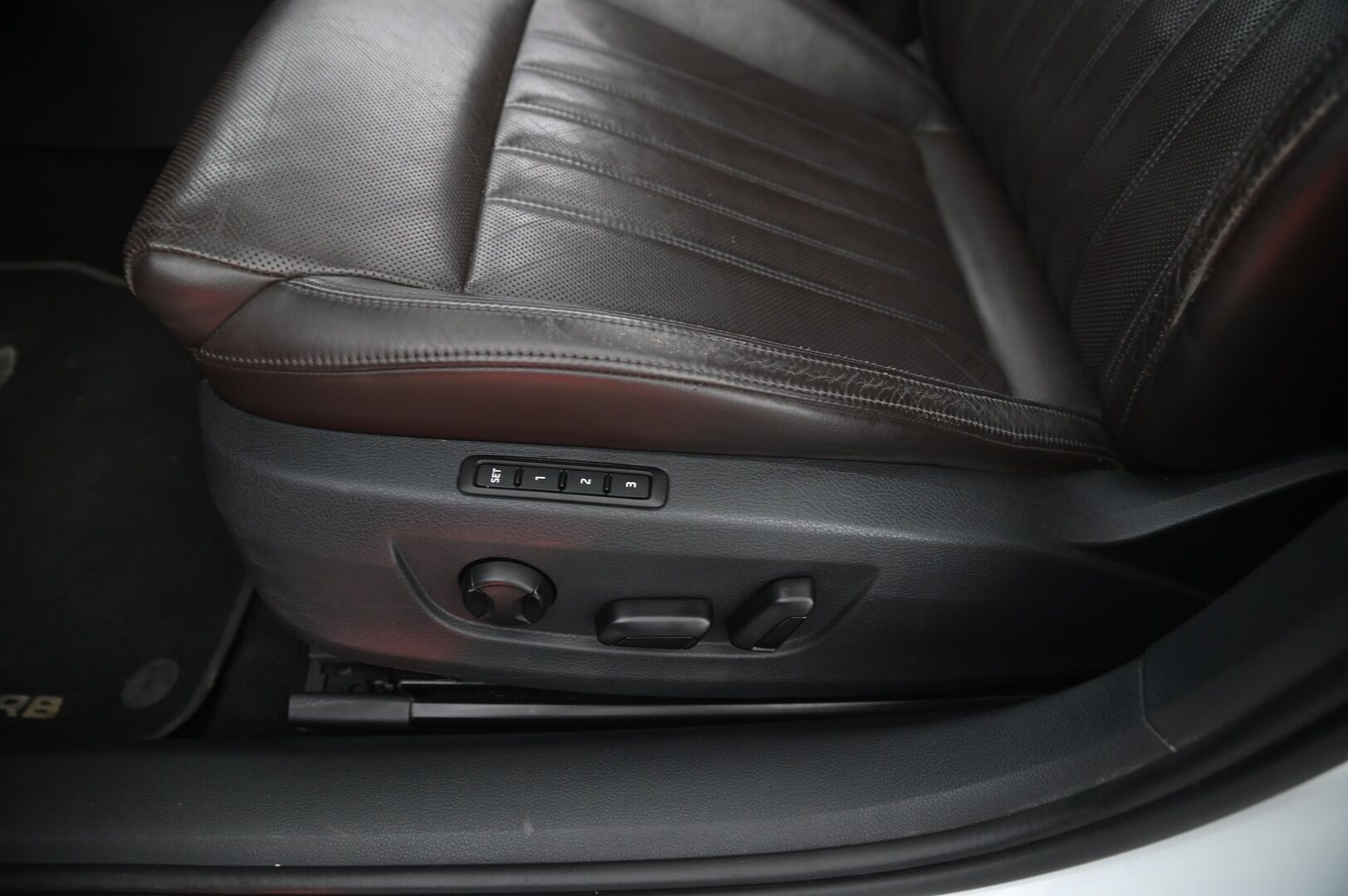 Skoda Superb 2016 Combi 2,0 TSI 280 4x4 L&K DSG Autom. - ACC | Ilmastoidut ruskeat sähkönahat | Panorama | Canton | Koukku | Webasto | Kessy | Appconnect | Blis | Ambient | Suomiauto