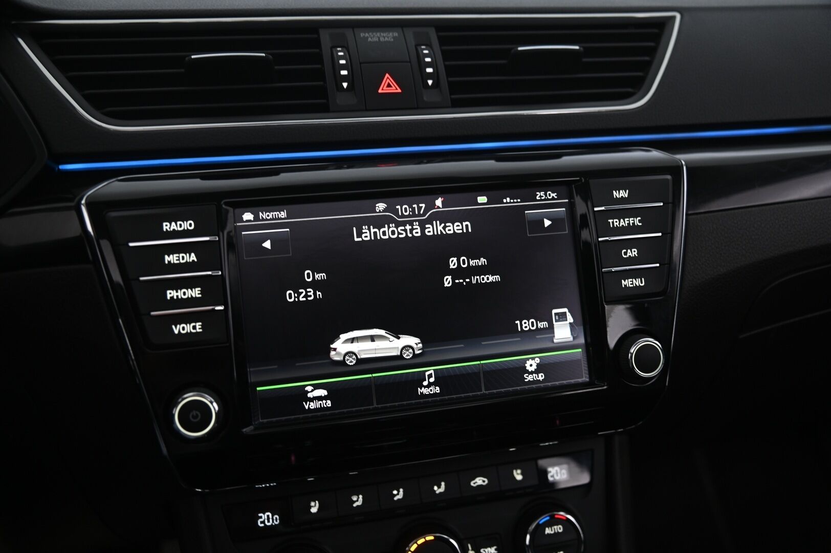 Skoda Superb 2016 Combi 2,0 TSI 280 4x4 L&K DSG Autom. - ACC | Ilmastoidut ruskeat sähkönahat | Panorama | Canton | Koukku | Webasto | Kessy | Appconnect | Blis | Ambient | Suomiauto