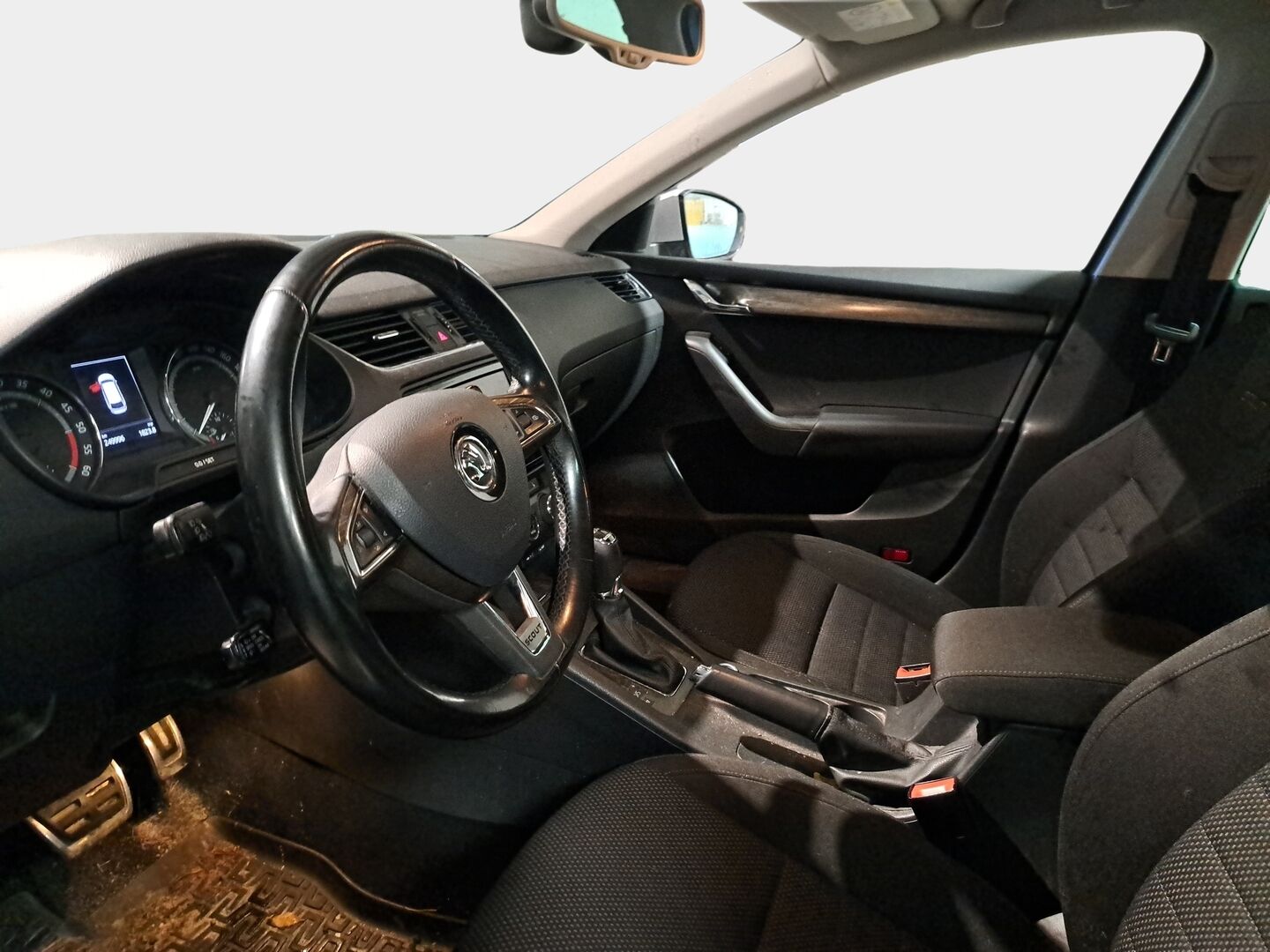 Skoda Octavia 2016 Combi 2,0 TDI 184 4x4 Scout DSG Autom. *Webasto / ACC / Koukku / Kaukovaloautomatiikka / Läm. Tuulilasi* - Huippu renkaat! / Juuri huollettu! - Osta nyt, maksa vasta ensi vuonna