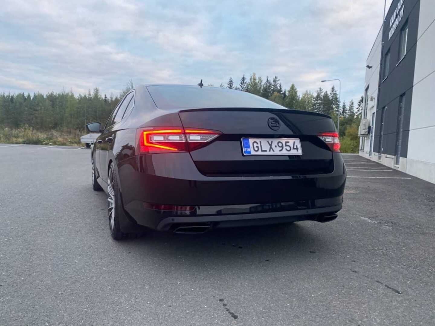 Skoda Superb 2016 2,0 TSI 280 4x4 L&K DSG Autom. - Tulossa myyntiin! ** Webasto / Muistinahat / Koukku / Canton / Kattoluukku / Ilmastoidut etuistuimet **