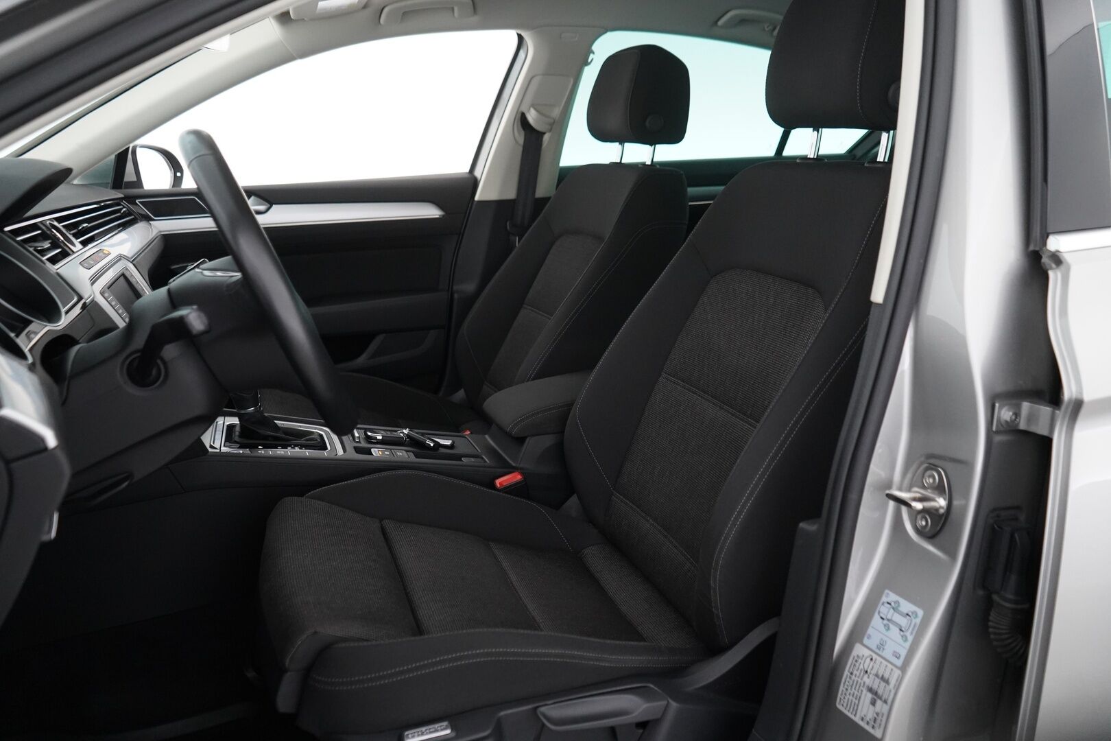 Volkswagen Passat 2016 1.4 Sedan Comfortline 92kW DSG *ACC / Tutkat / Lohko / Kamera / Navi* - Suomi-auto / Jakohihna vaihdettu 100 tkm / Tuulilasi uusittu juuri / Merkkiliikkeen huoltohistoria