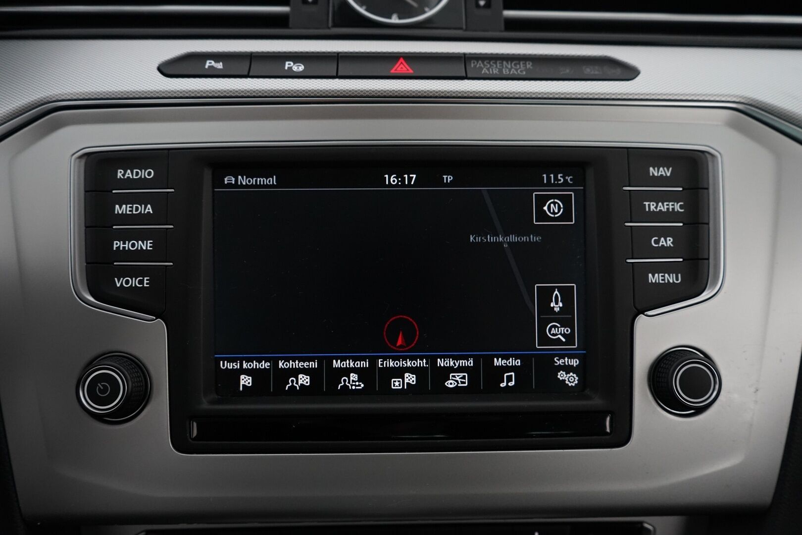 Volkswagen Passat 2016 1.4 Sedan Comfortline 92kW DSG *ACC / Tutkat / Lohko / Kamera / Navi* - Suomi-auto / Jakohihna vaihdettu 100 tkm / Tuulilasi uusittu juuri / Merkkiliikkeen huoltohistoria