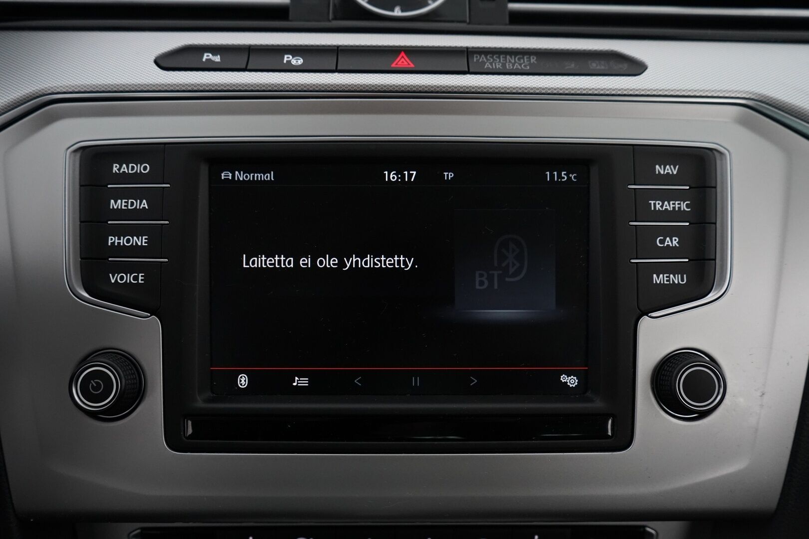 Volkswagen Passat 2016 1.4 Sedan Comfortline 92kW DSG *ACC / Tutkat / Lohko / Kamera / Navi* - Suomi-auto / Jakohihna vaihdettu 100 tkm / Tuulilasi uusittu juuri / Merkkiliikkeen huoltohistoria