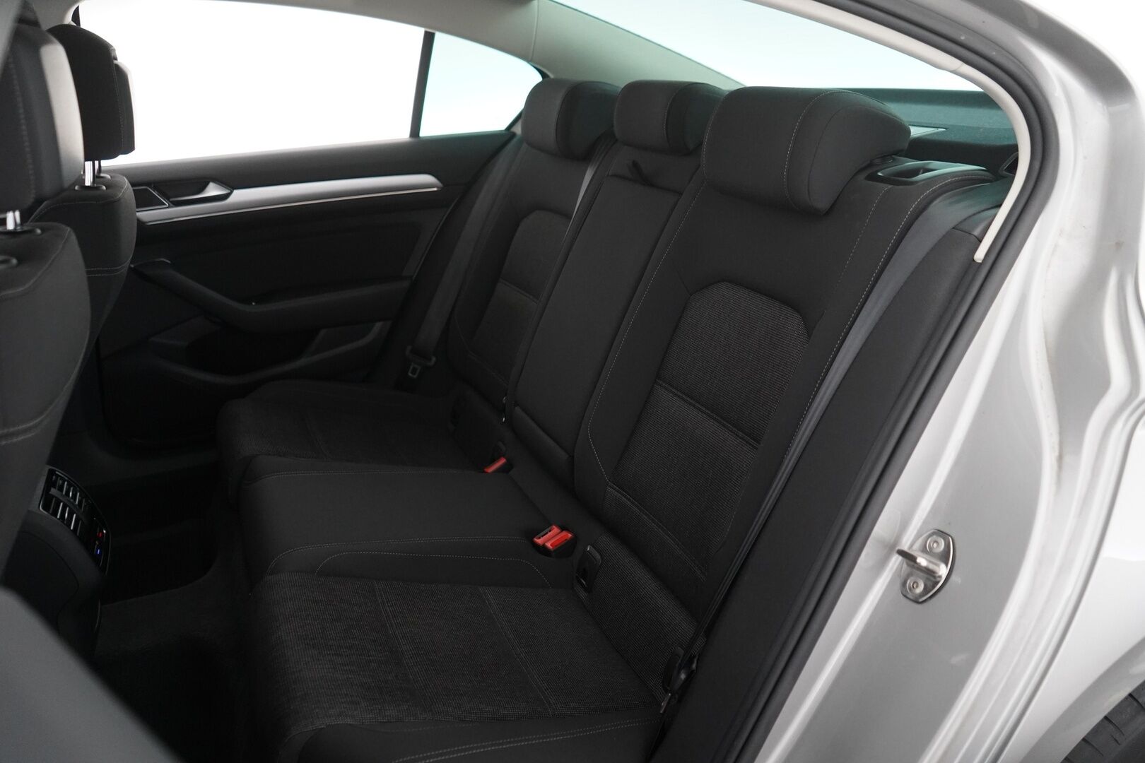 Volkswagen Passat 2016 1.4 Sedan Comfortline 92kW DSG *ACC / Tutkat / Lohko / Kamera / Navi* - Suomi-auto / Jakohihna vaihdettu 100 tkm / Tuulilasi uusittu juuri / Merkkiliikkeen huoltohistoria
