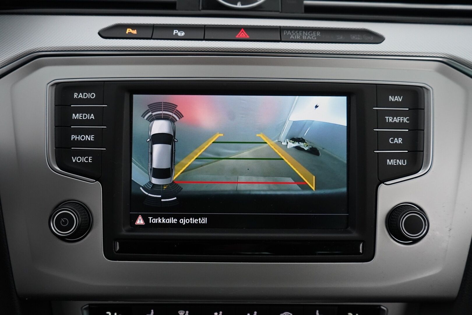 Volkswagen Passat 2016 1.4 TSI Sedan Comfortline 92kW DSG *ACC / Tutkat / Lohko / Kamera / Navi* - Suomi-auto / Jakohihna vaihdettu 100 tkm / Tuulilasi uusittu juuri / Merkkiliikkeen huoltohistoria