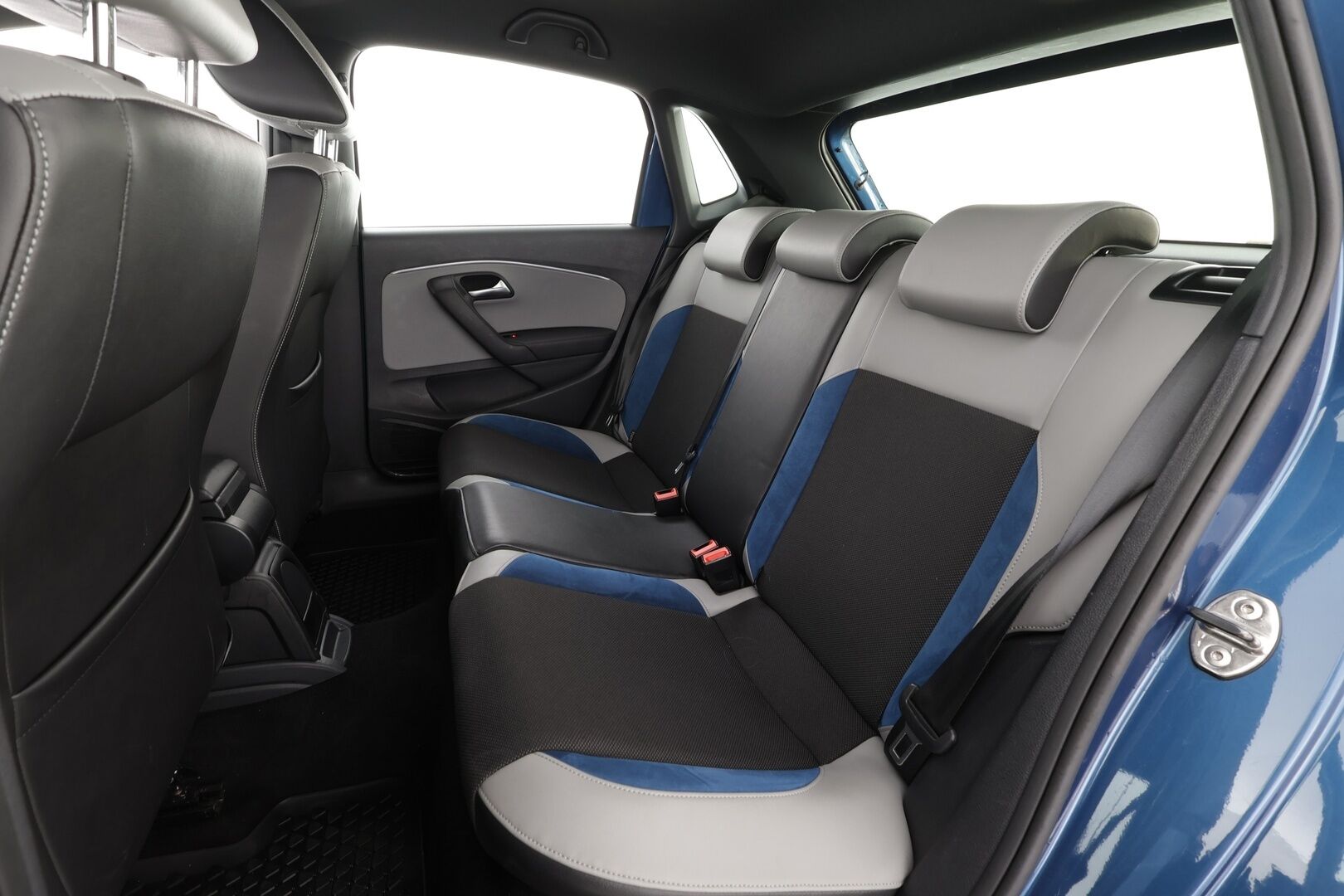 Volkswagen Polo 2016 Blue GT 1,4 TSI 110 kW ACT DSG * Navi / Lohkolämmitin / Vakkari / P.kamera / Xenon / AC * - Suomi-auto / Kahdet renkaat aluvanteilla - HULLUT AVAJAISHULINAT KORKOTARJOUS 3,29 %