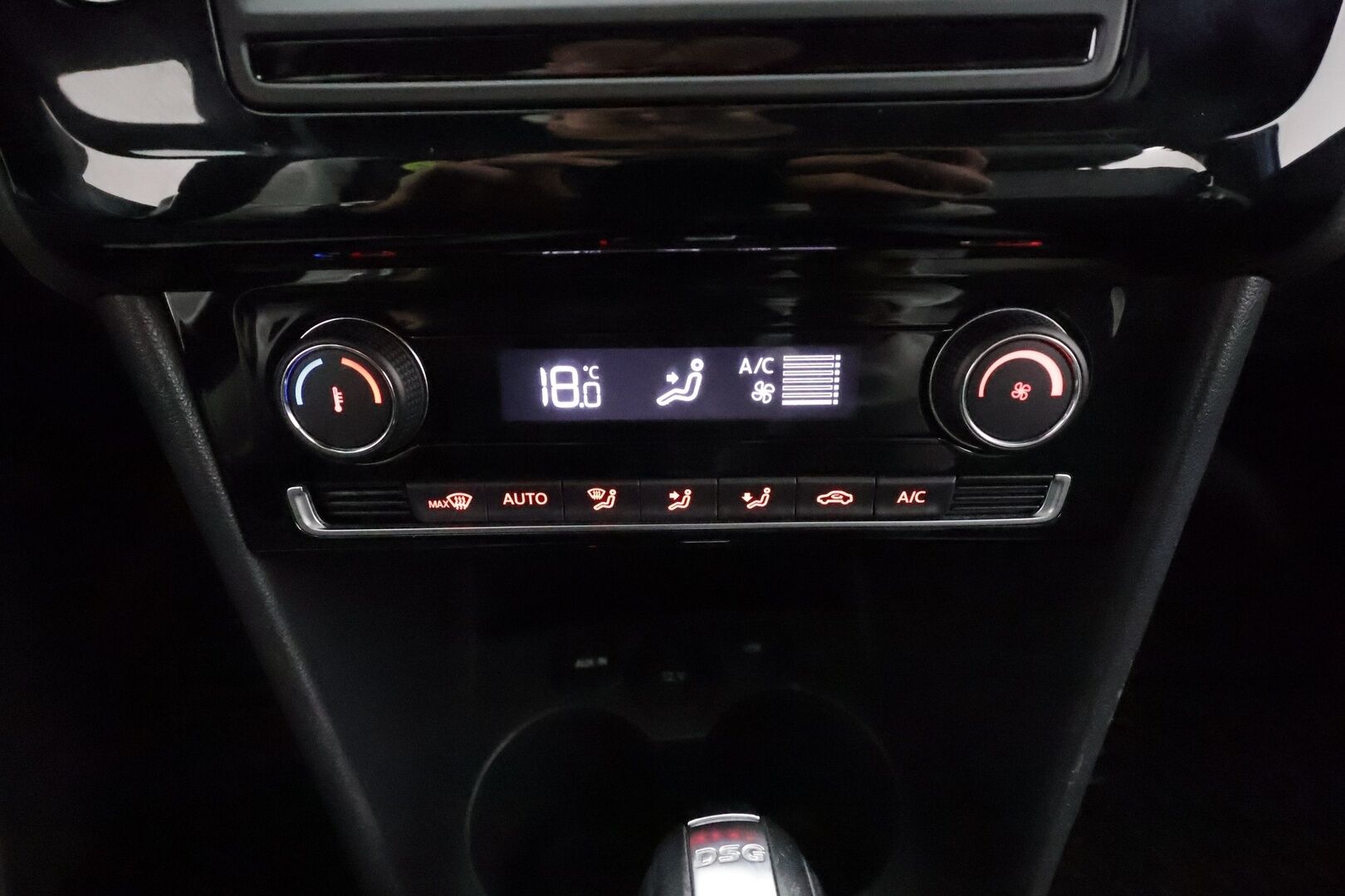 Volkswagen Polo 2016 Blue GT 1,4 TSI 110 kW ACT DSG * Navi / Lohkolämmitin / Vakkari / P.kamera / Xenon / AC * - Suomi-auto / Kahdet renkaat aluvanteilla - HULLUT AVAJAISHULINAT KORKOTARJOUS 3,29 %