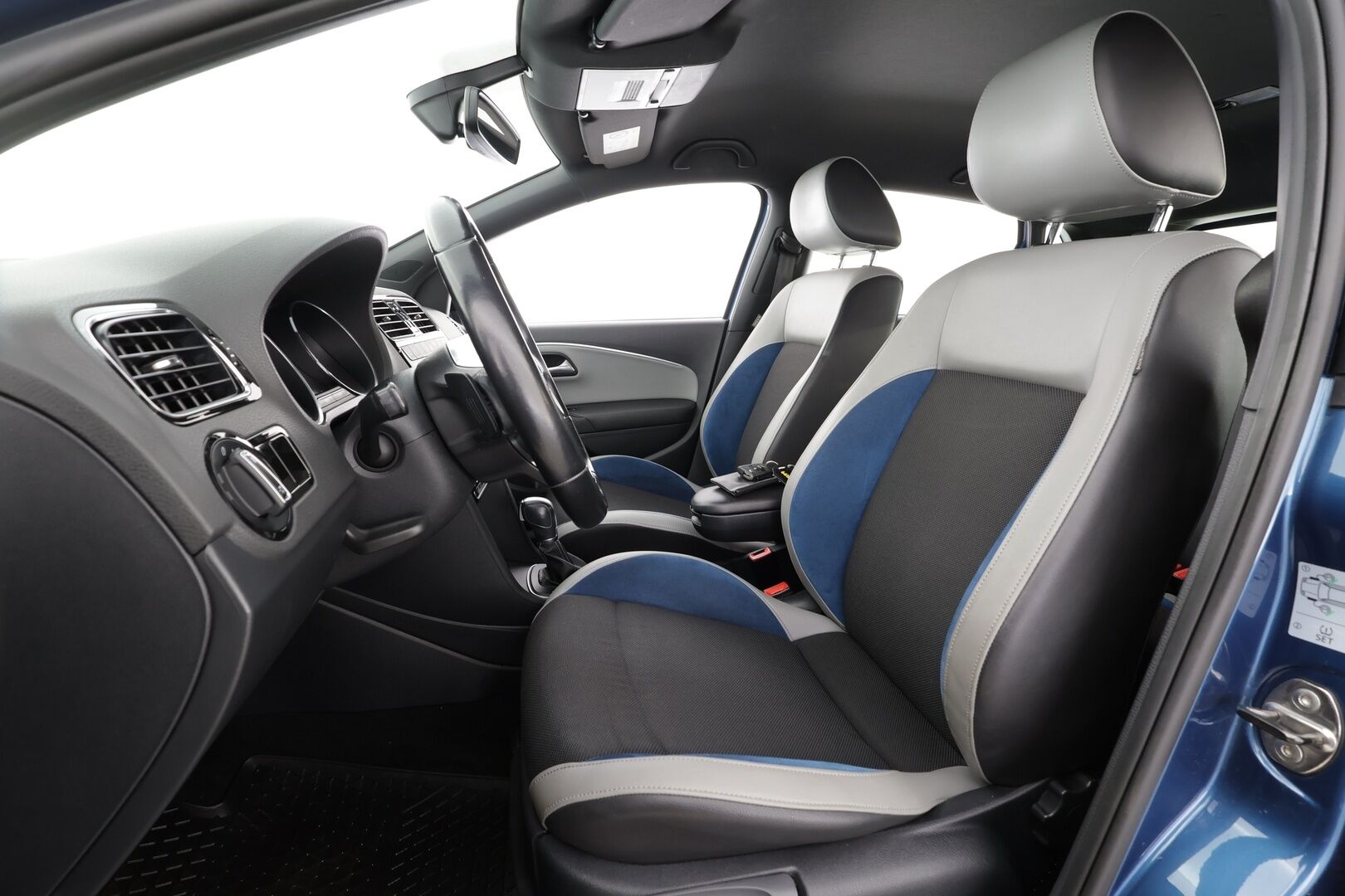 Volkswagen Polo 2016 Blue GT 1,4 TSI 110 kW ACT DSG * Navi / Lohkolämmitin / Vakkari / P.kamera / Xenon / AC * - Suomi-auto / Kahdet renkaat aluvanteilla - HULLUT AVAJAISHULINAT KORKOTARJOUS 3,29 %