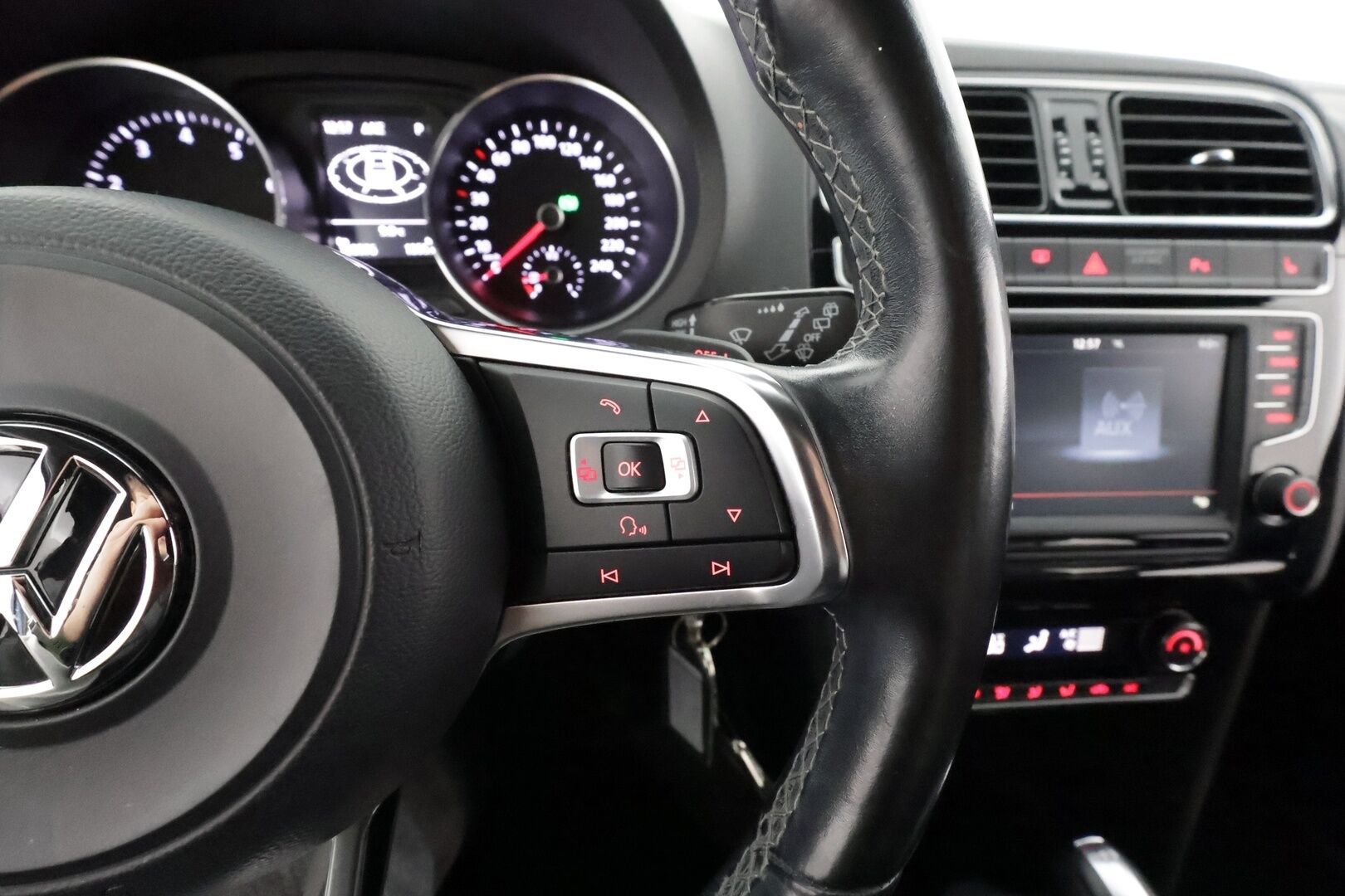 Volkswagen Polo 2016 Blue GT 1,4 TSI 110 kW ACT DSG * Navi / Lohkolämmitin / Vakkari / P.kamera / Xenon / AC * - Suomi-auto / Kahdet renkaat aluvanteilla - HULLUT AVAJAISHULINAT KORKOTARJOUS 3,29 %