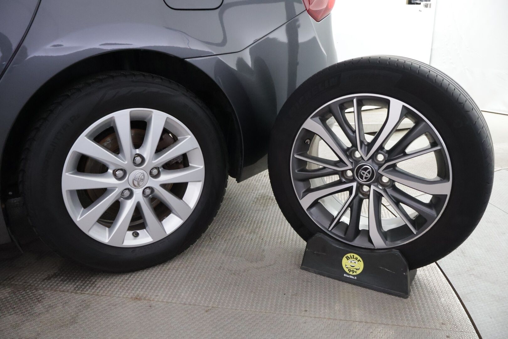 Toyota Avensis 2016 1,8 Valvematic Active Touring Sports Multidrive S ** Lohkolämmitin / Vakkari / Navi / P-kamera ** - 2-omisteinen / Suomi-auto