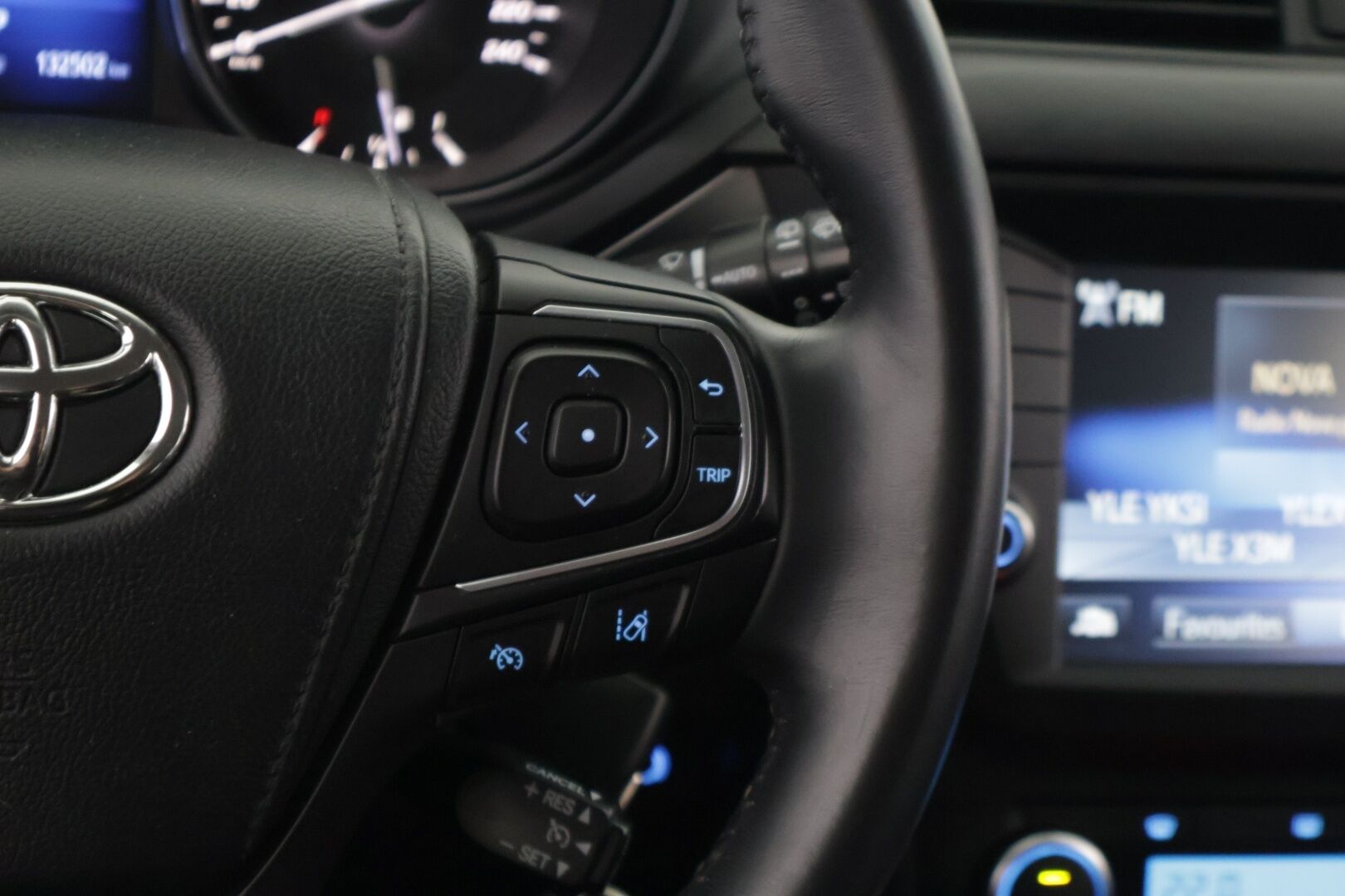 Toyota Avensis 2016 1,8 Valvematic Active Touring Sports Multidrive S ** Lohkolämmitin / Vakkari / Navi / P-kamera ** - 2-omisteinen / Suomi-auto