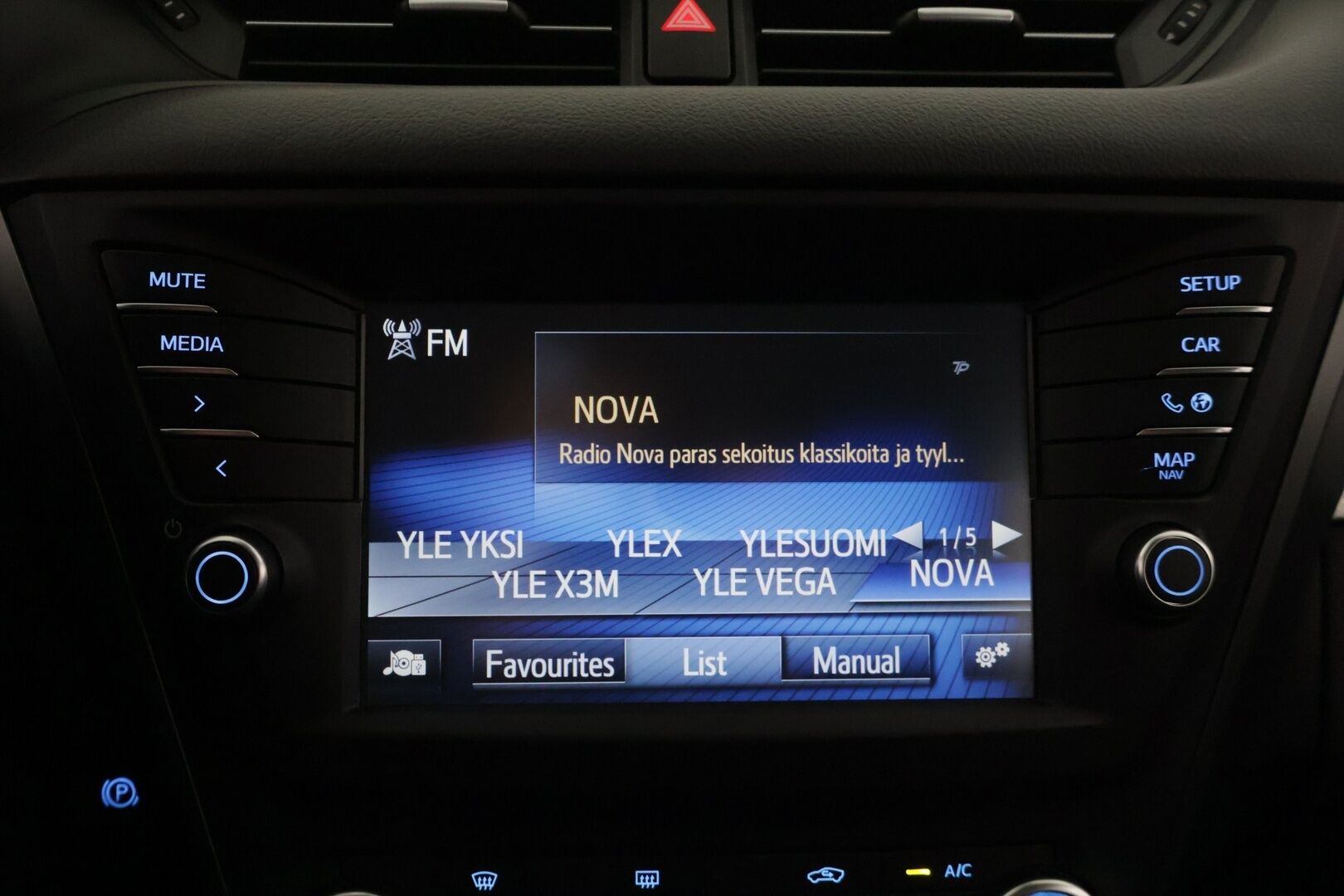 Toyota Avensis 2016 1,8 Valvematic Active Touring Sports Multidrive S ** Lohko / Vakkari / Navi / Kamera