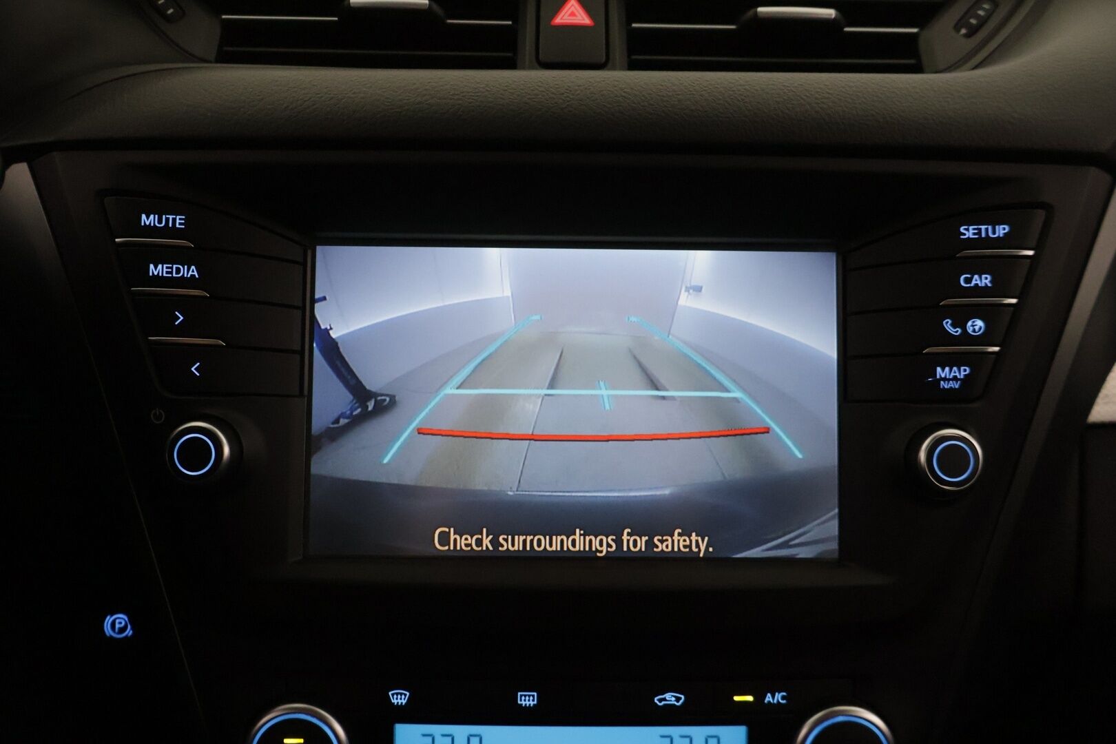 Toyota Avensis 2016 1,8 Valvematic Active Touring Sports Multidrive S ** Lohkolämmitin / Vakkari / Navi / P-kamera ** - 2-omisteinen / Suomi-auto