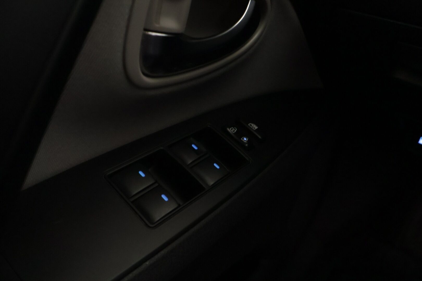 Toyota Avensis 2016 1,8 Valvematic Active Touring Sports Multidrive S ** Lohkolämmitin / Vakkari / Navi / P-kamera ** - 2-omisteinen / Suomi-auto