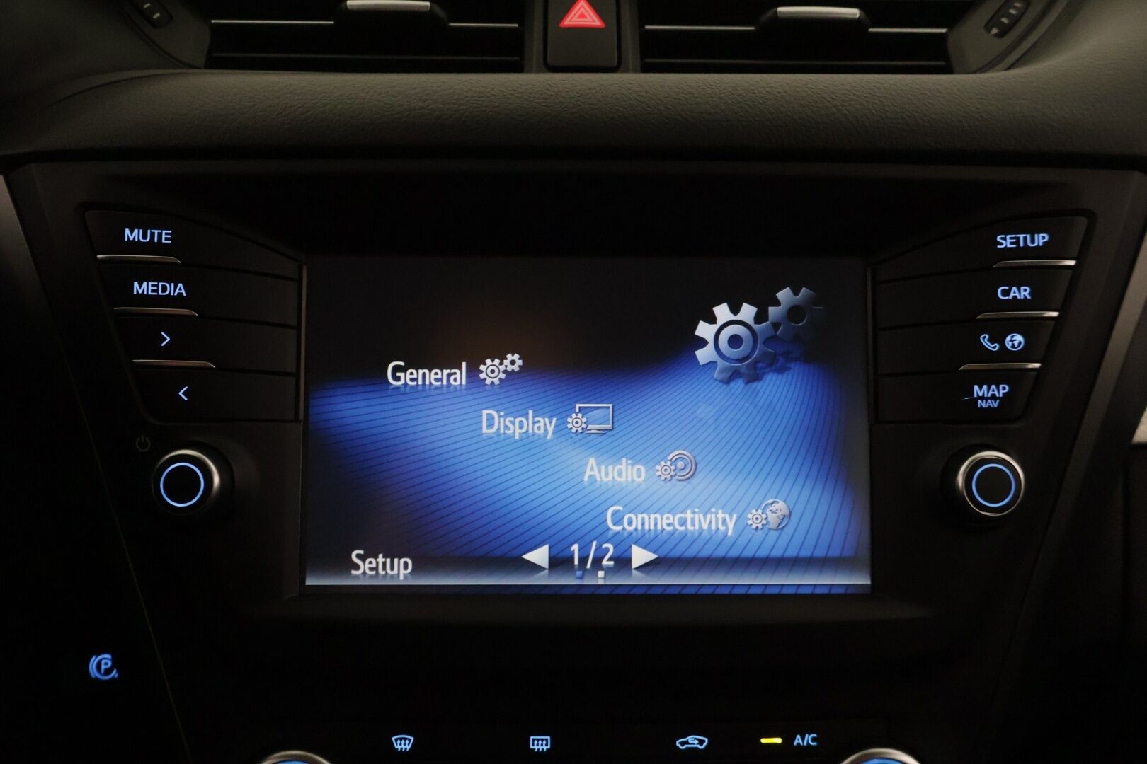 Toyota Avensis 2016 1,8 Valvematic Active Touring Sports Multidrive S ** Lohkolämmitin / Vakkari / Navi / P-kamera ** - 2-omisteinen / Suomi-auto