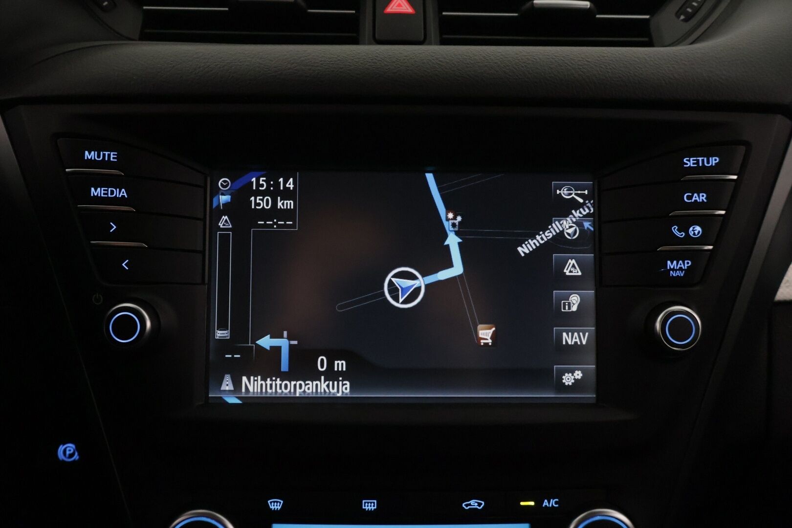 Toyota Avensis 2016 1,8 Valvematic Active Touring Sports Multidrive S ** Lohkolämmitin / Vakkari / Navi / P-kamera ** - 2-omisteinen / Suomi-auto