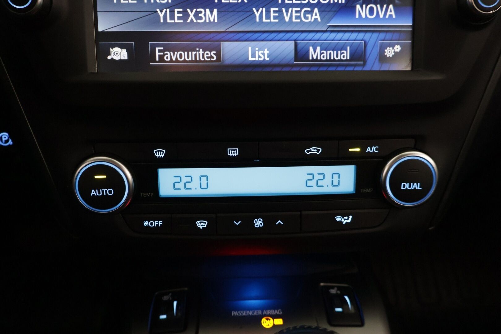 Toyota Avensis 2016 1,8 Valvematic Active Touring Sports Multidrive S ** Lohkolämmitin / Vakkari / Navi / P-kamera ** - 2-omisteinen / Suomi-auto