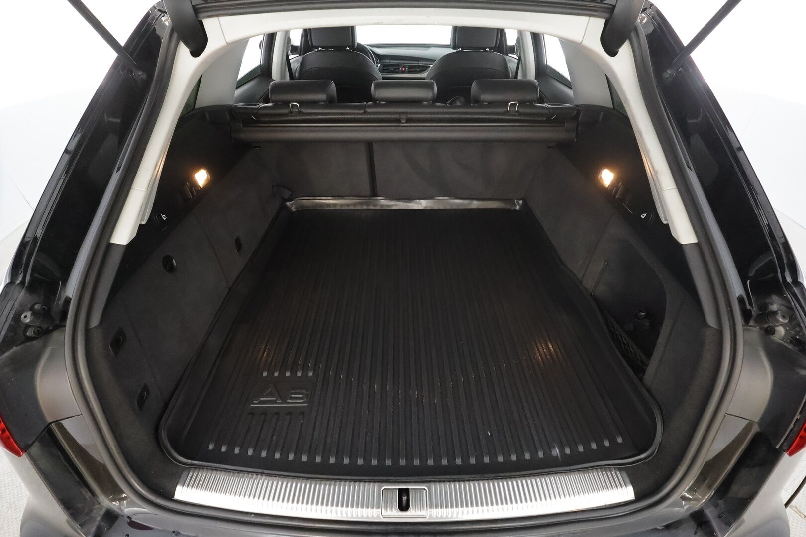 Audi A6 2016 Avant Land of quattro Edition 2,0 TDI 140 kW quattro S tronic S Line * Webasto / Adapt.Vakkari / LED / Peruutustutkat / Sporttipenkit - Suomi-auto / Kahdet renkaat