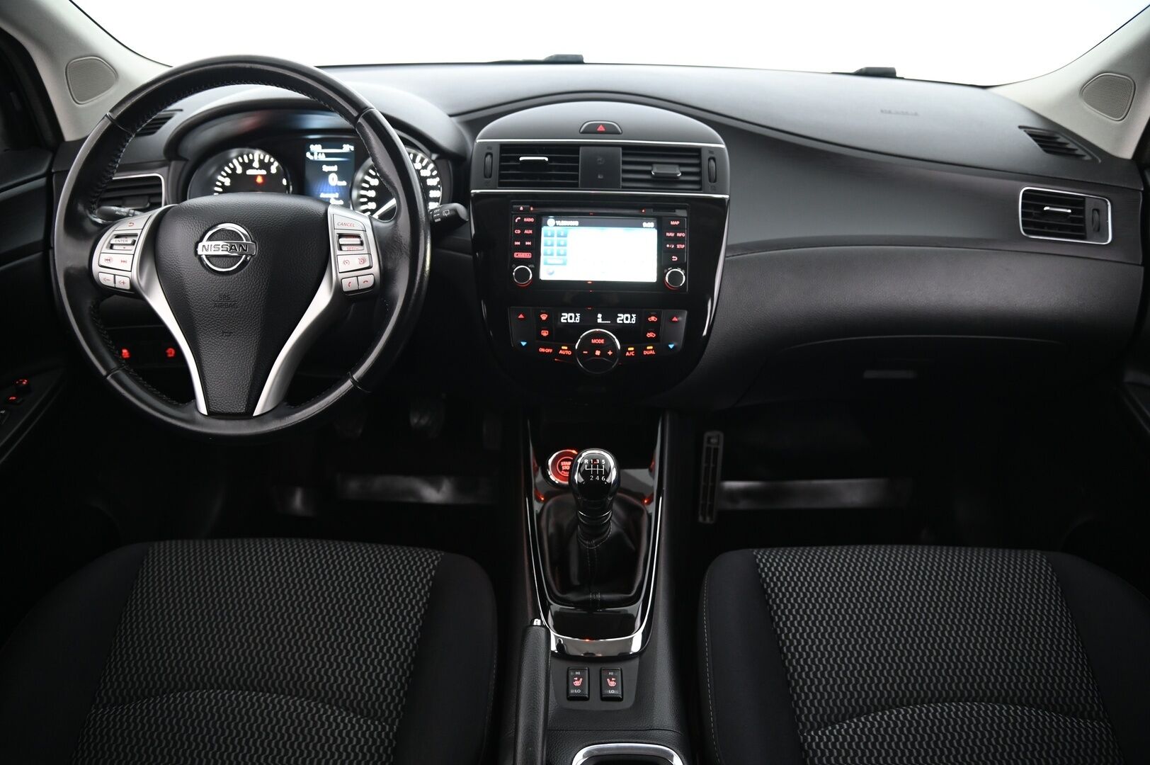 Nissan Pulsar 2016 DIG-T 115 Business 360 6M/T E6 *Suomi-Auto / 360-kamera / Vakkari / Navi / Sadetunnistin* - *Juuri saapunut tyylikäs Nissan Pulsar! / Lohko+pistoke / Kessy / 2XRenkaat / Siisti*