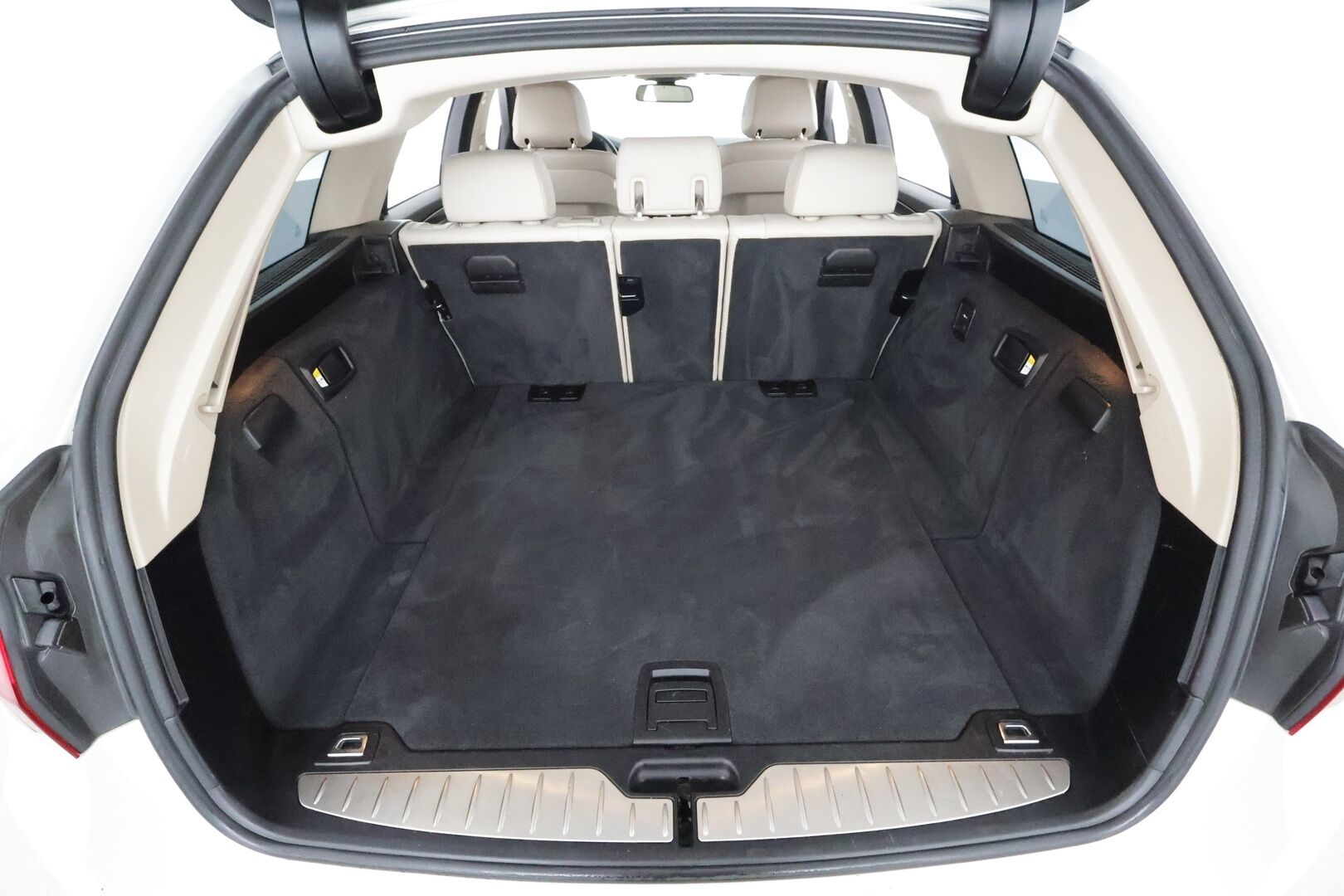 BMW 520 2016 F11 Touring 520d A xDrive Edition Exclusive * Koukku / Xenon / Sportnahat / P.Tutkat / Digimittaristo * - Suomi-auto / Kahdet renkaat - HULLUT BLACKWEEK JATKOT - KORKOTARJOUS 2,49%