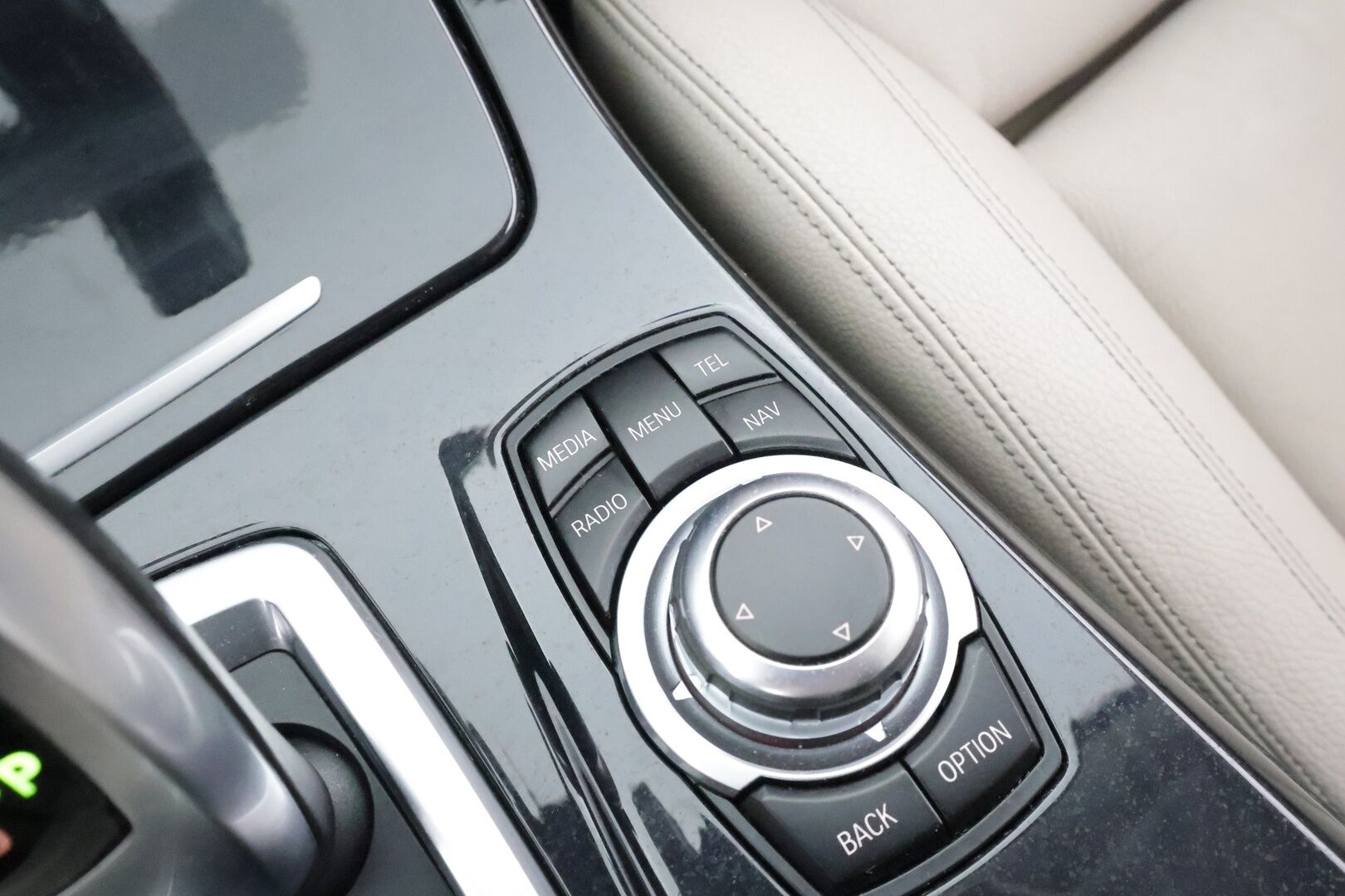 BMW 520 2016 F11 Touring 520d A xDrive Edition Exclusive * Koukku / Xenon / Sportnahat / P.Tutkat / Digimittaristo * - Suomi-auto / Kahdet renkaat - HULLUT BLACKWEEK JATKOT - KORKOTARJOUS 2,49%