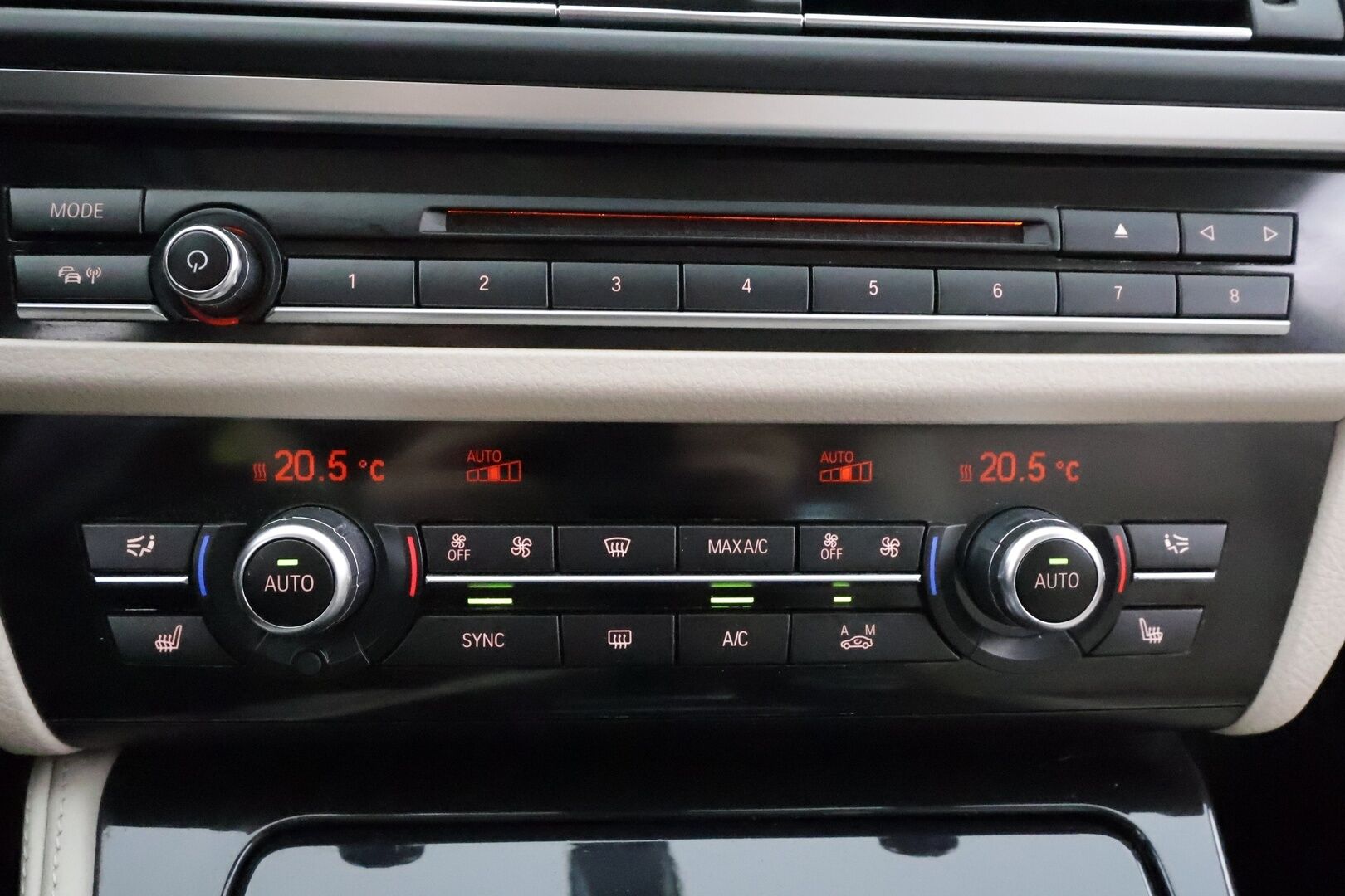 BMW 520 2016 F11 Touring 520d A xDrive Edition Exclusive * Koukku / Xenon / Sportnahat / P.Tutkat / Digimittaristo * - Suomi-auto / Kahdet renkaat - HULLUT BLACKWEEK JATKOT - KORKOTARJOUS 2,49%