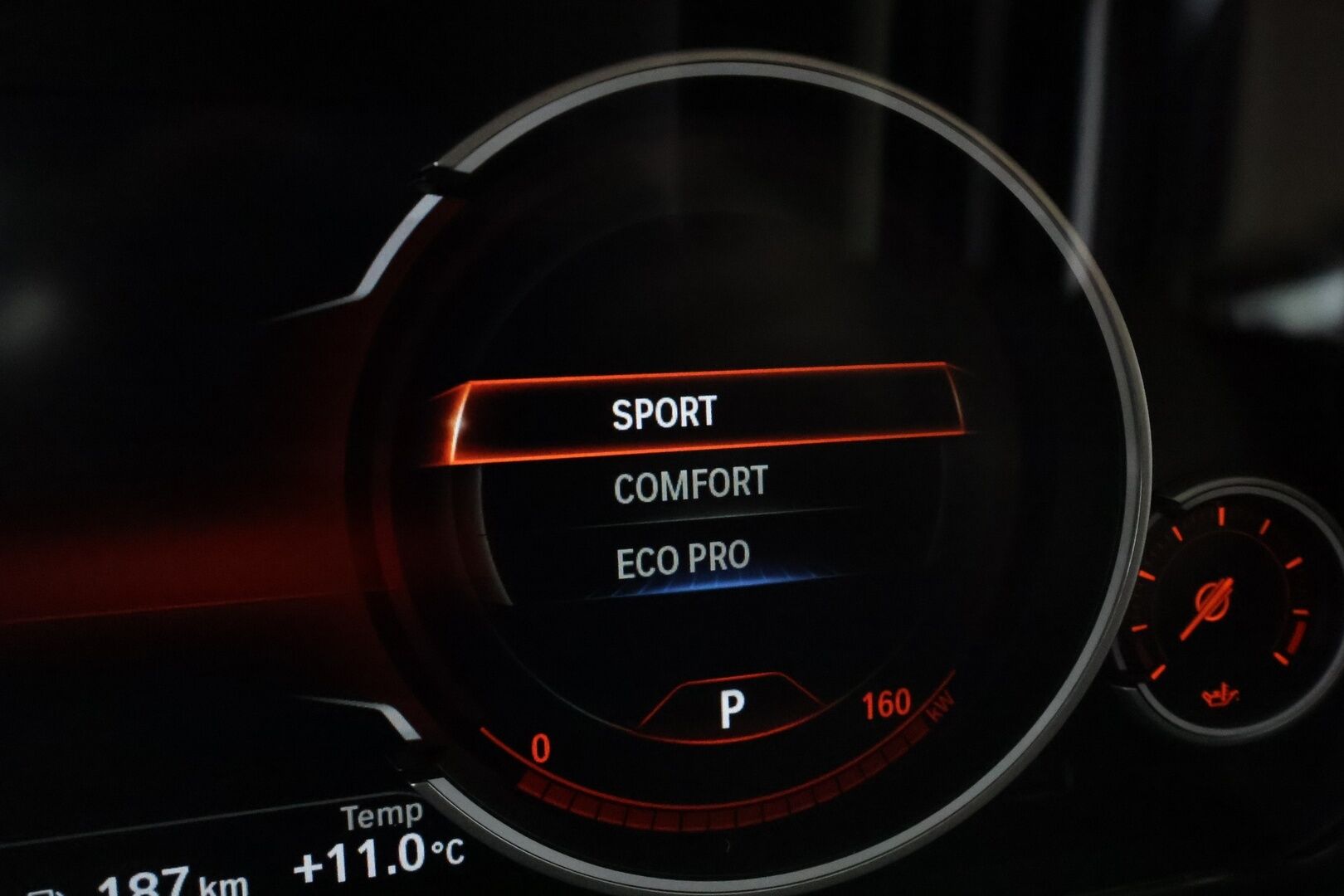 BMW 520 2016 F11 Touring 520d A xDrive Edition Exclusive * Koukku / Xenon / Sportnahat / P.Tutkat / Digimittaristo * - Suomi-auto / Kahdet renkaat - HULLUT BLACKWEEK JATKOT - KORKOTARJOUS 2,49%