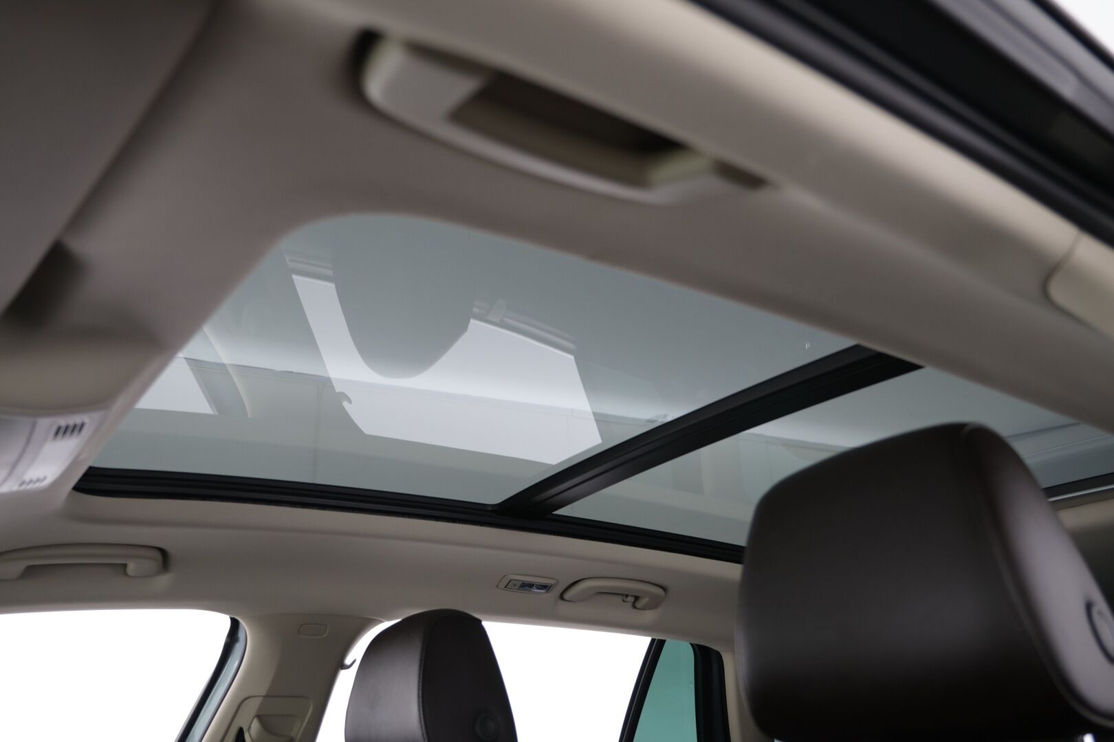 Skoda Superb 2016 Combi 2,0 TDI 190 4x4 L&K DSG Autom. * Webasto / ACC / Panorama / Canton / Ilmastoidut Muistinahat / Koukku / P-kamera * - 2-om. Suomi-auto / 2x Aluvanteet / Huippurenkaat / Upea yksilö! - HULLUT AVAJAISHULINAT KORKOTARJOUS 3,29 %