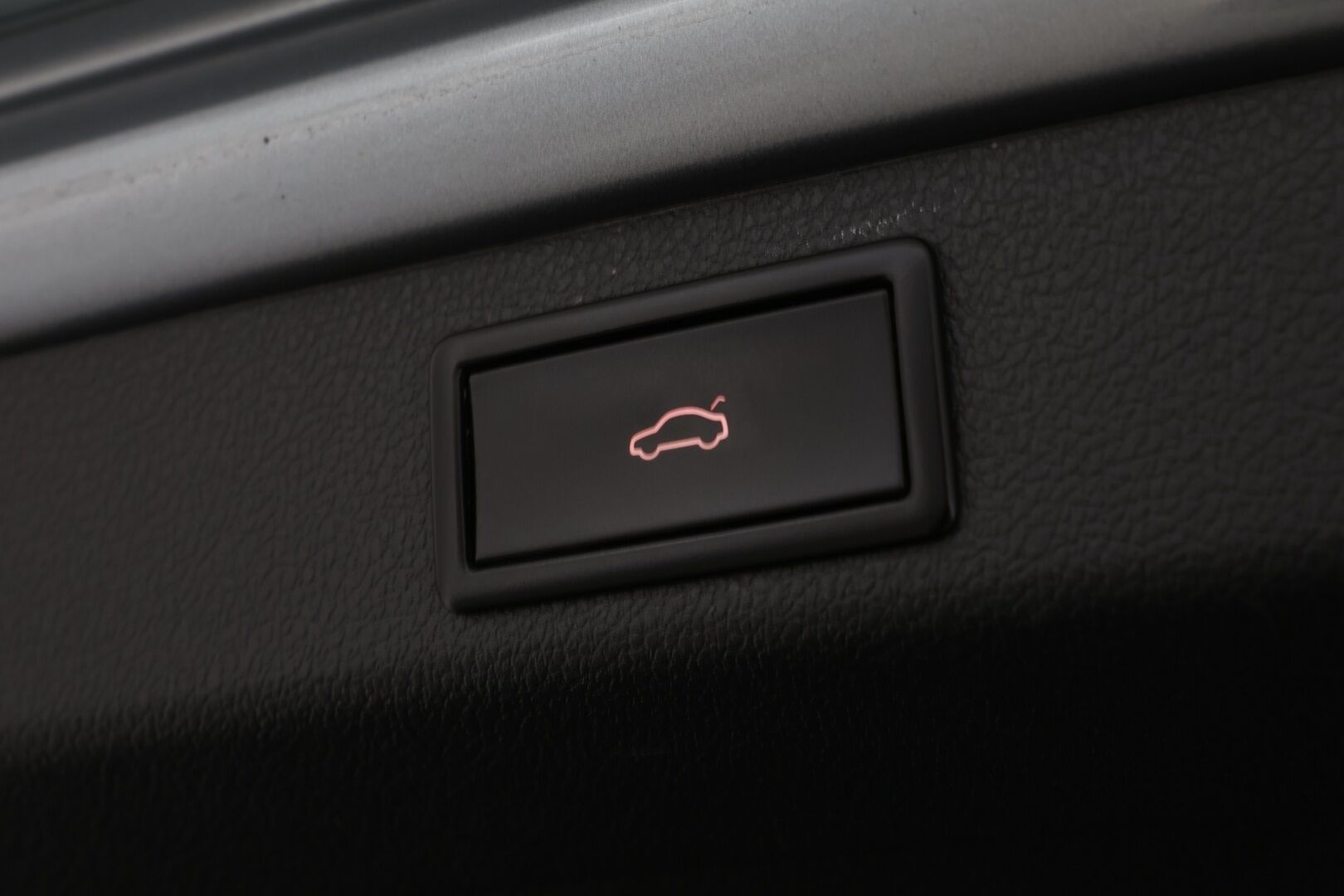 Skoda Superb 2016 Combi 2,0 TDI 190 4x4 L&K DSG Autom. / Webasto / ACC / Panorama / Canton / Ilmastoidut Muistinahat / Koukku / P-kamera - 2-om. Suomi-auto / 2x Aluvanteet / Huippurenkaat / Upea yksilö!