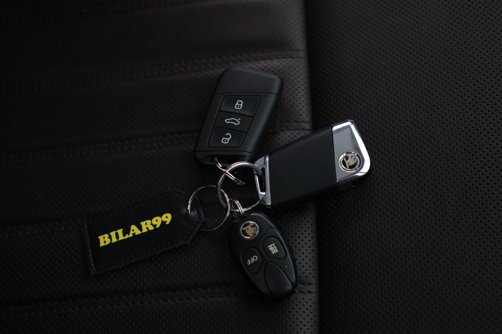 Skoda Superb 2016 Combi 2,0 TDI 190 4x4 L&K DSG Autom. / Webasto / ACC / Panorama / Canton / Ilmastoidut Muistinahat / Koukku / P-kamera - 2-om. Suomi-auto / 2x Aluvanteet / Huippurenkaat / Upea yksilö!