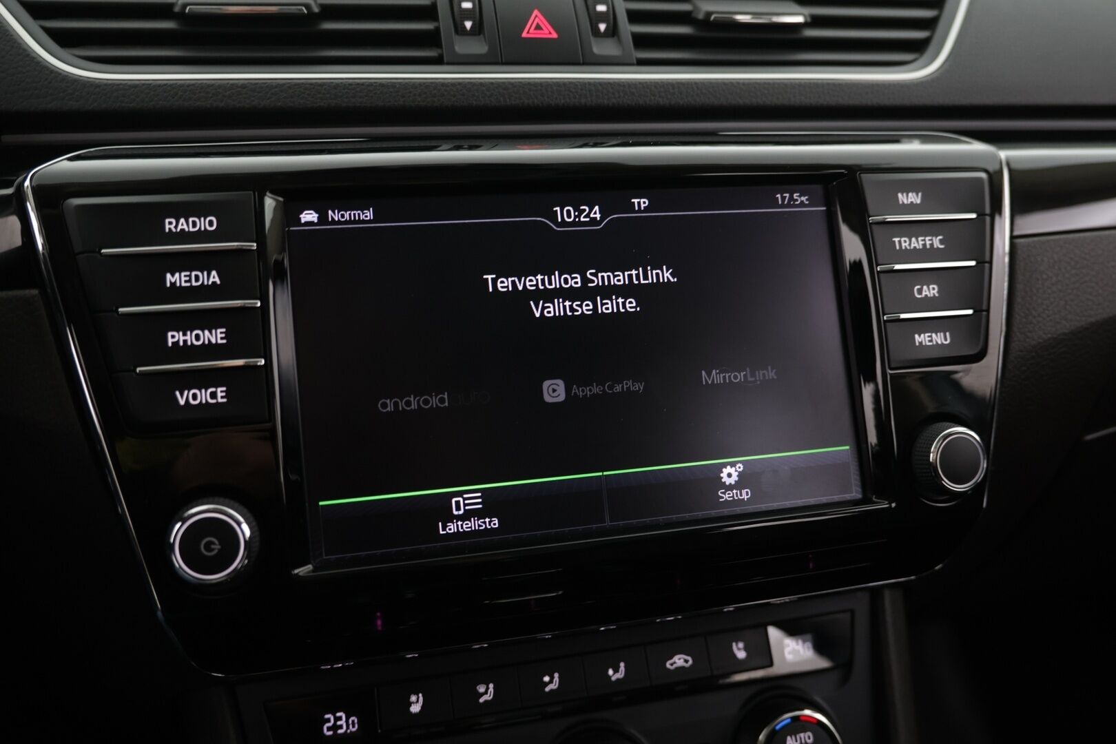 Skoda Superb 2016 Combi 2,0 TDI 190 4x4 L&K DSG Autom. * Webasto / ACC / Panorama / Canton / Ilmastoidut Muistinahat / Koukku / P-kamera * - 2-om. Suomi-auto / 2x Aluvanteet / Huippurenkaat / Upea yksilö! - HULLUT AVAJAISHULINAT KORKOTARJOUS 3,29 %