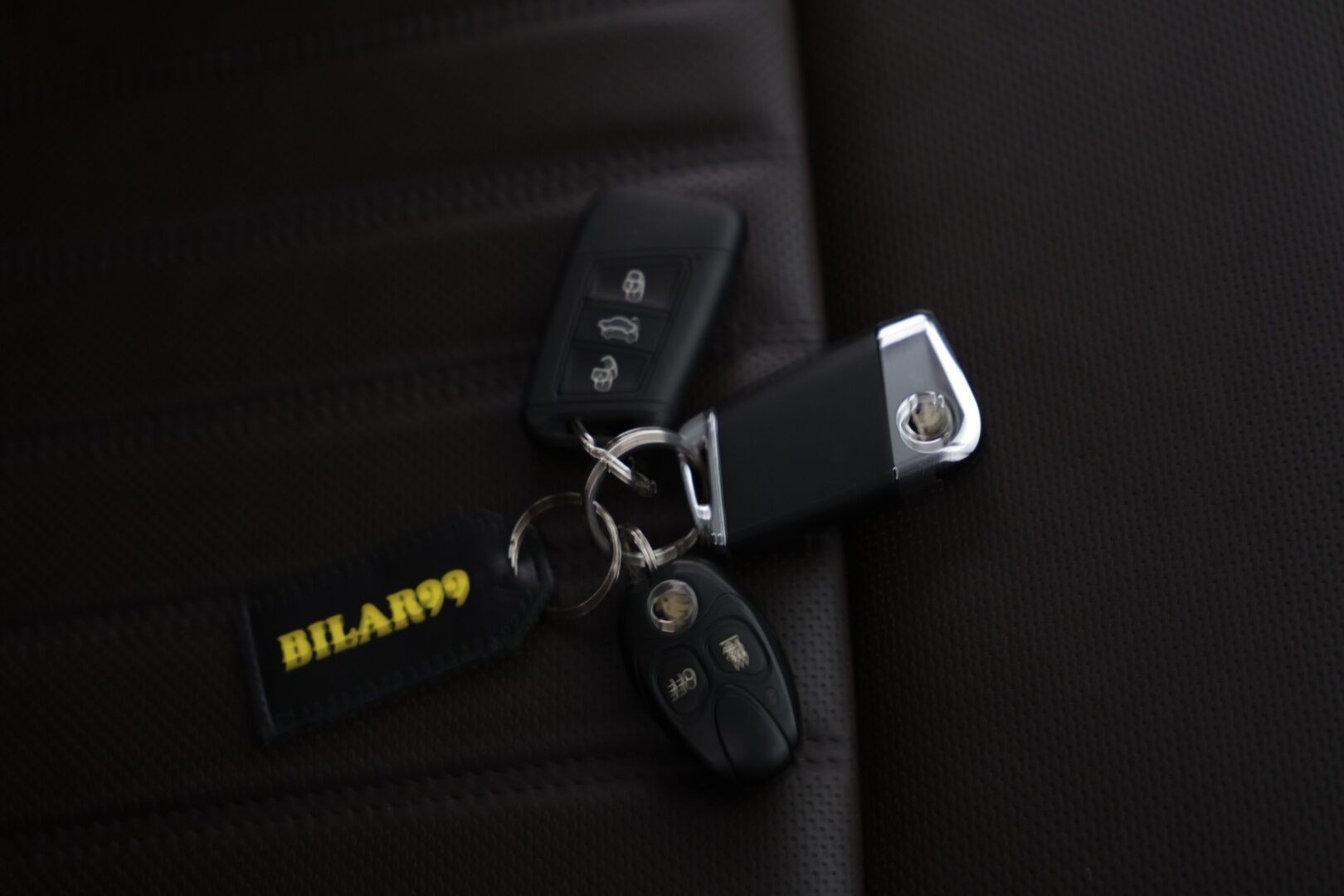 Skoda Superb 2016 Combi 2,0 TDI 190 4x4 L&K DSG Autom. * Webasto / ACC / Panorama / Canton / Ilmastoidut Muistinahat / Koukku / P-kamera * - 2-om. Suomi-auto / 2x Aluvanteet / Huippurenkaat / Upea yksilö! - HULLUT AVAJAISHULINAT KORKOTARJOUS 3,29 %