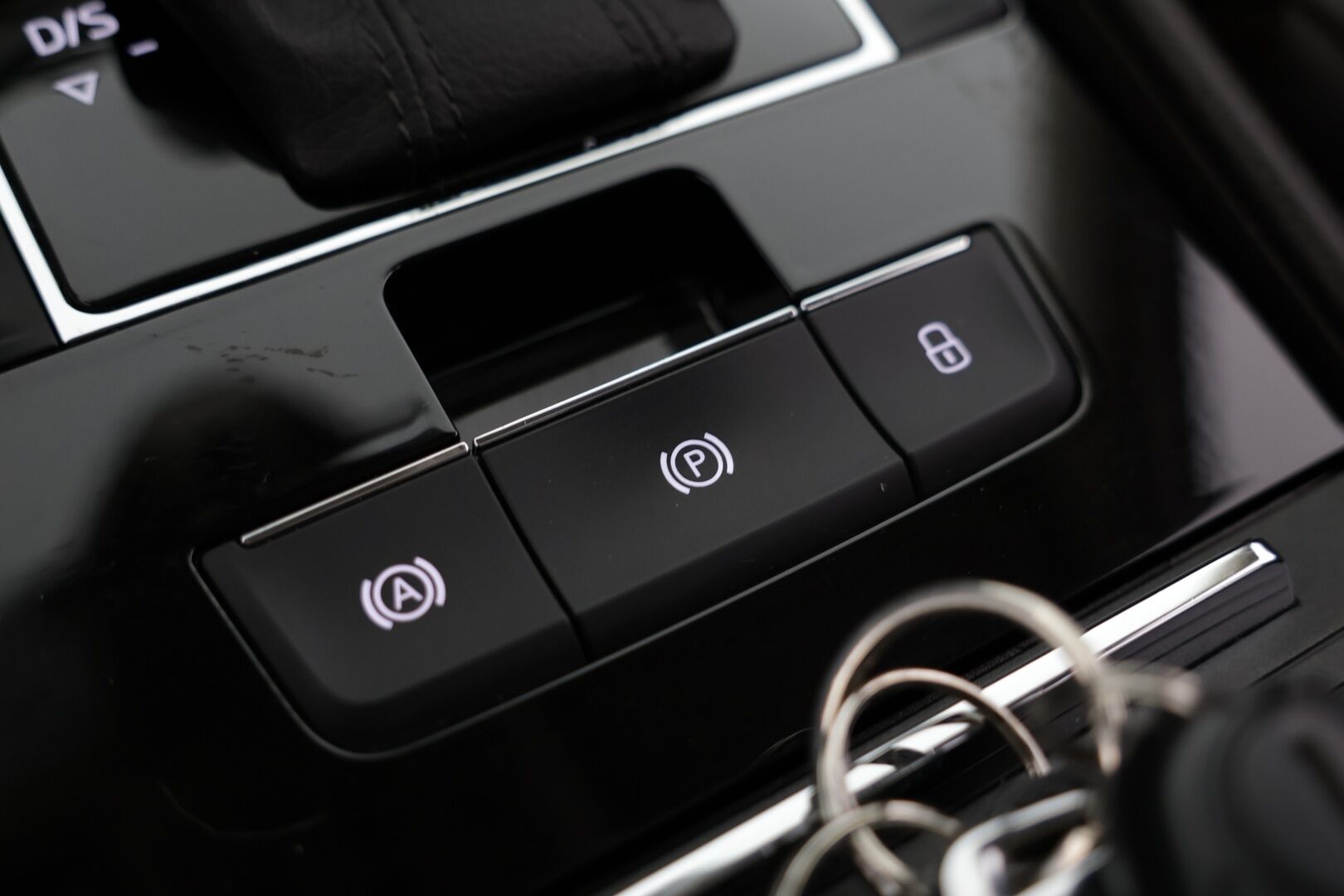 Skoda Superb 2016 Combi 2,0 TDI 190 4x4 L&K DSG Autom. * Webasto / ACC / Panorama / Canton / Ilmastoidut Muistinahat / Koukku / P-kamera * - 2-om. Suomi-auto / 2x Aluvanteet / Huippurenkaat / Upea yksilö! - HULLUT AVAJAISHULINAT KORKOTARJOUS 3,29 %