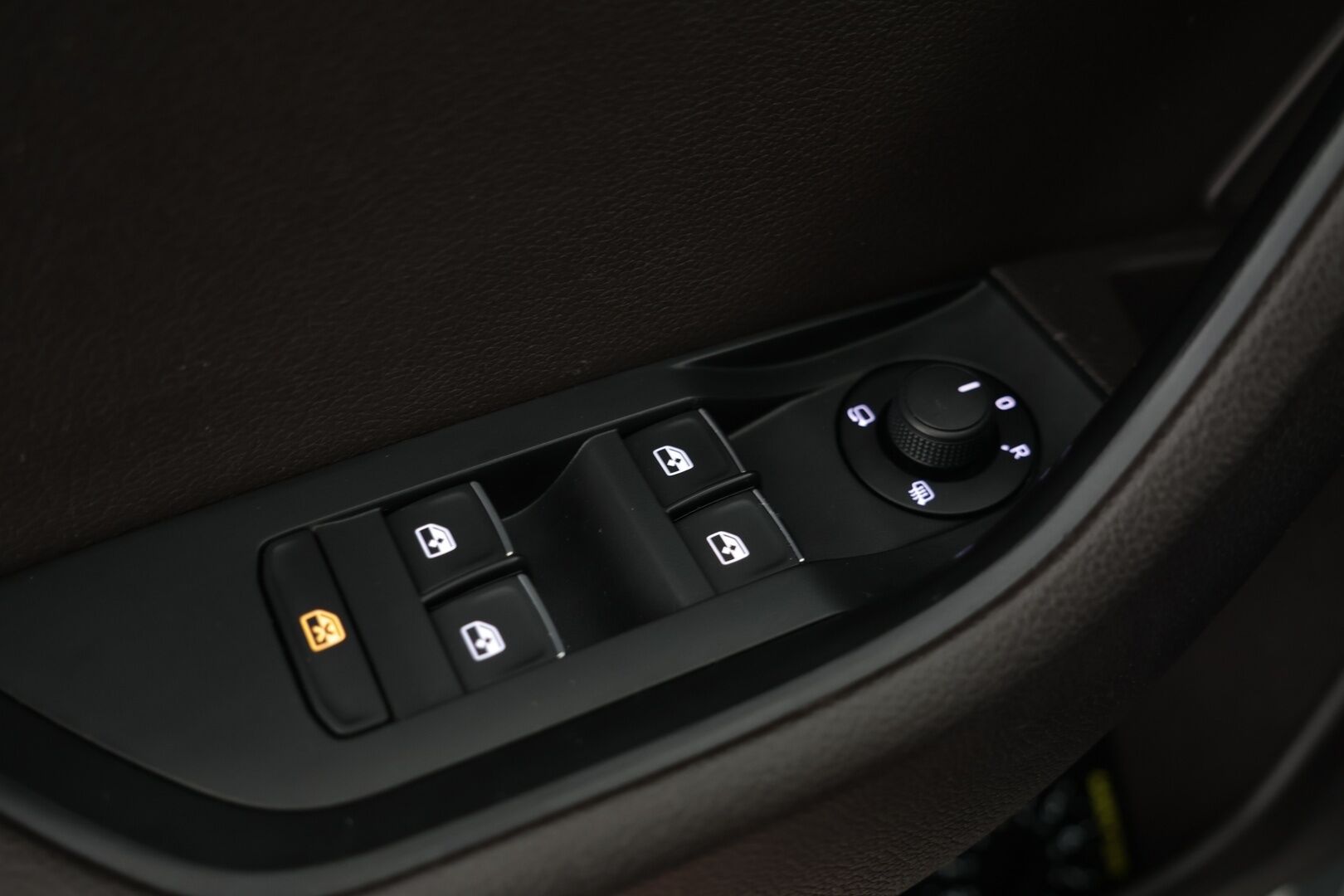 Skoda Superb 2016 Combi 2,0 TDI 190 4x4 L&K DSG Autom. / Webasto / ACC / Panorama / Canton / Ilmastoidut Muistinahat / Koukku / P-kamera - 2-om. Suomi-auto / 2x Aluvanteet / Huippurenkaat / Upea yksilö!