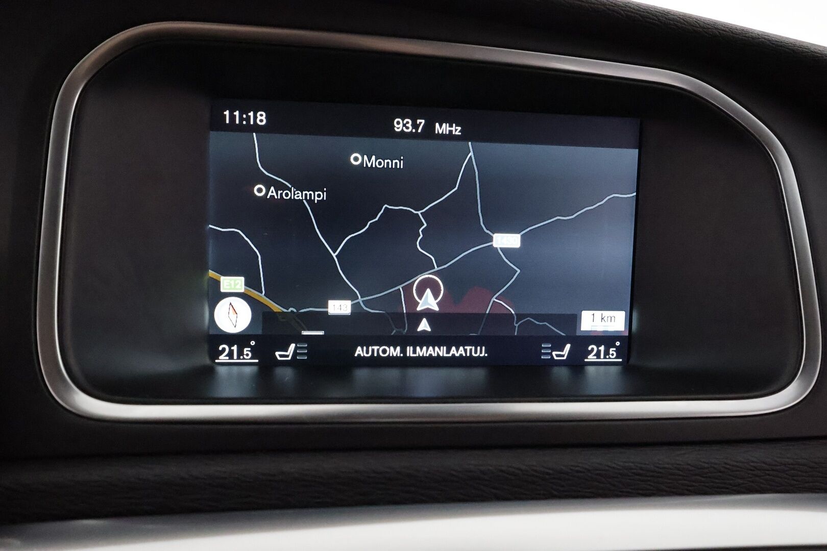 Volvo V40 Cross Country 2016 T3 Business aut ** Webasto / XENON-valot / Navi / P.Tutka / Nahkaverhoilu ** - Suomi-auto / Kahdet Renkaat