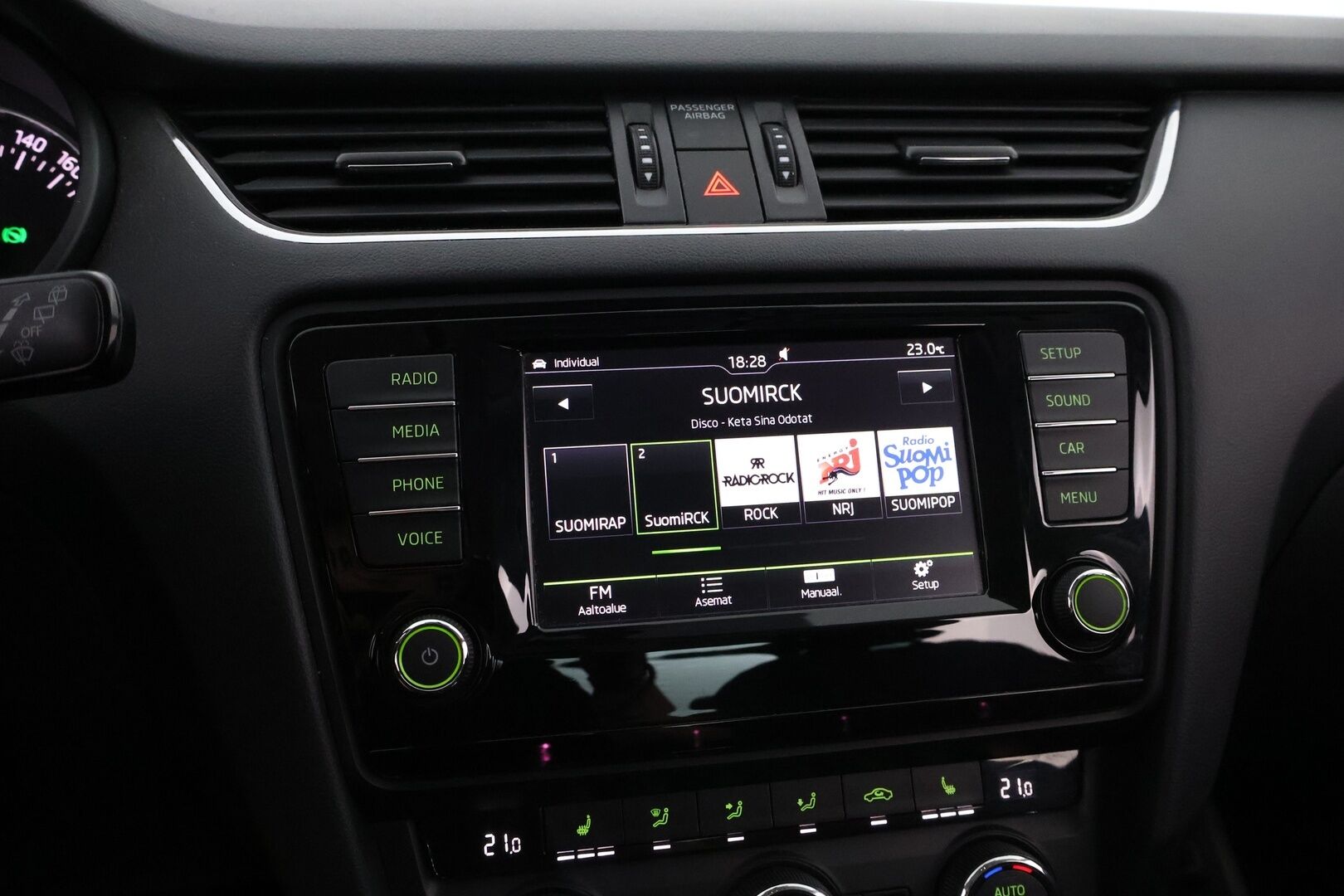 Skoda Octavia 2016 1,8 TSI 4x4 Style DSG Autom. - Suomiauto / KeylessGo / Vetokoukku / Peruutustutkat / Xenon / Lohko & Sisäpistoke / Juuri tullut Tampereelle!