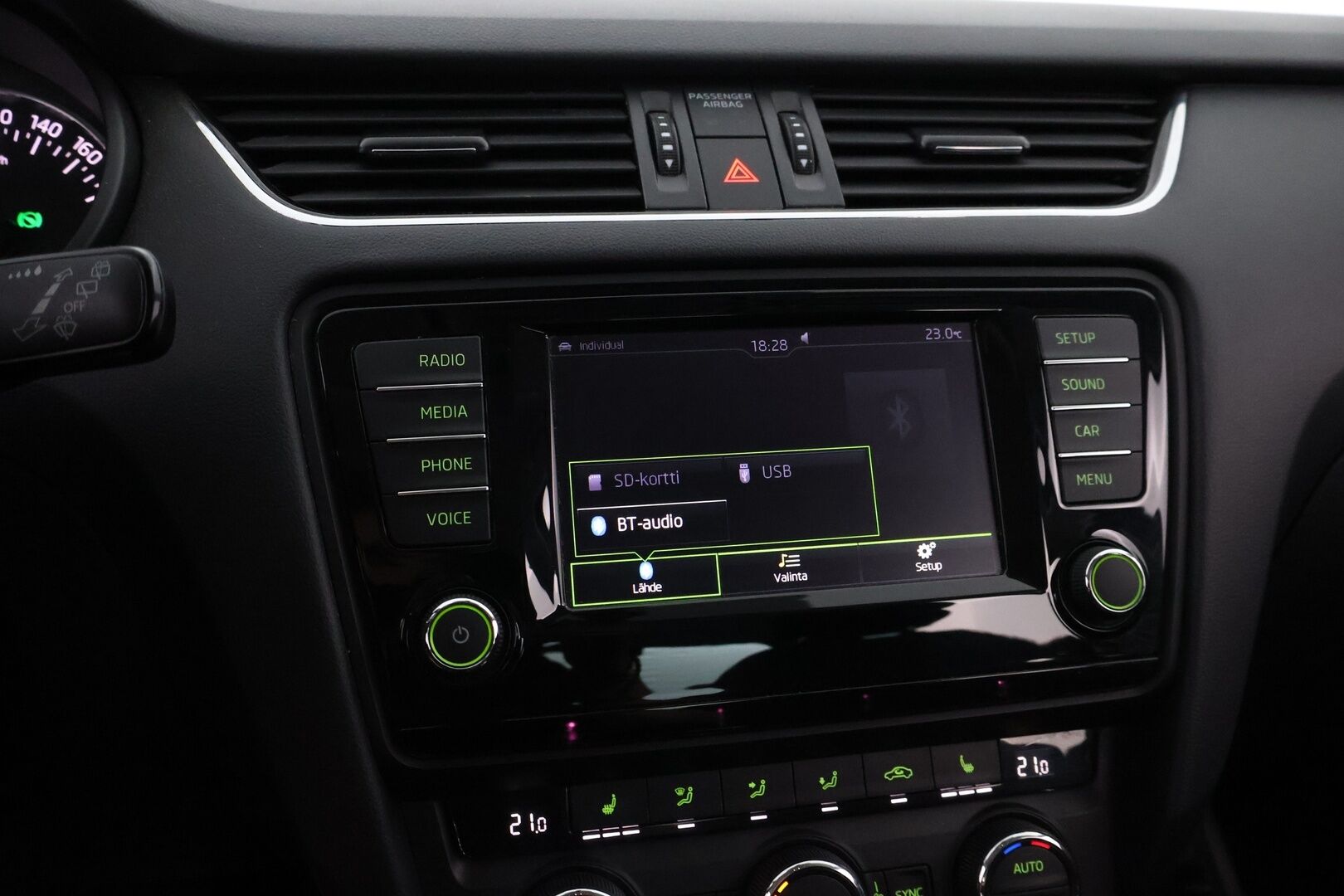 Skoda Octavia 2016 1,8 TSI 4x4 Style DSG Autom. - Suomiauto / KeylessGo / Vetokoukku / Peruutustutkat / Xenon / Lohko & Sisäpistoke / Juuri tullut Tampereelle!