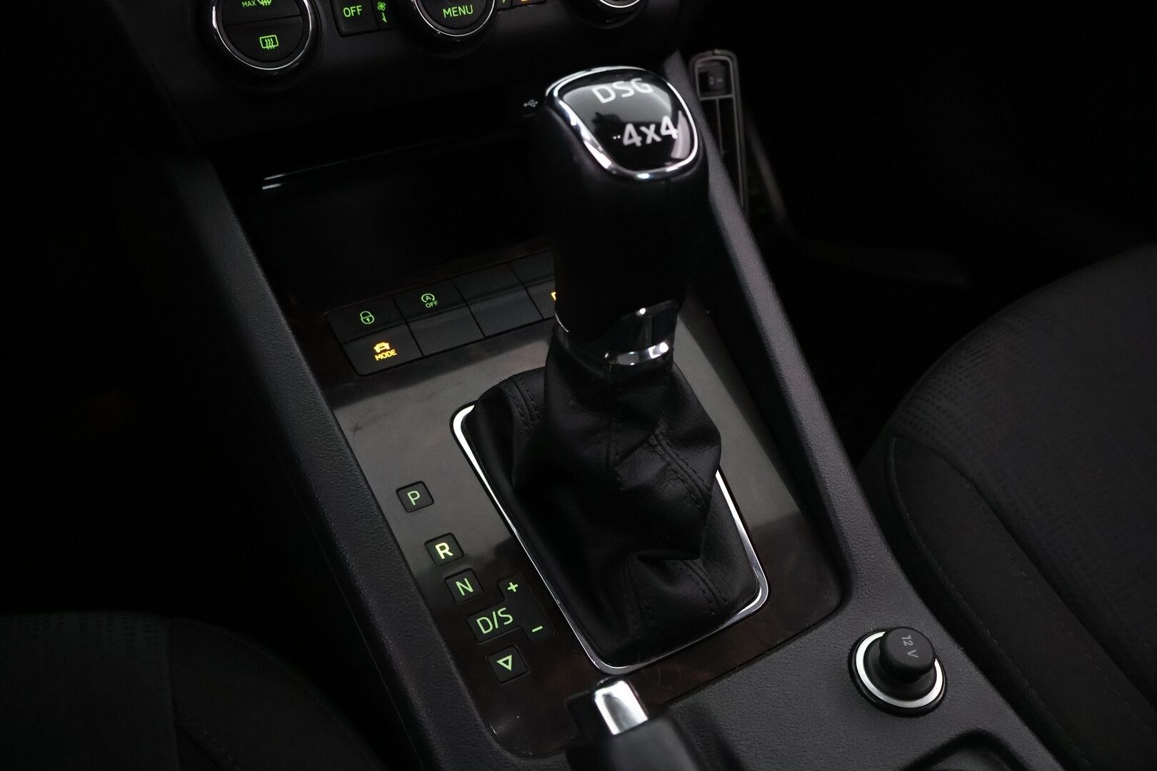 Skoda Octavia 2016 1,8 TSI 4x4 Style DSG Autom. - Suomiauto / KeylessGo / Vetokoukku / Peruutustutkat / Xenon / Lohko & Sisäpistoke / Juuri tullut Tampereelle!