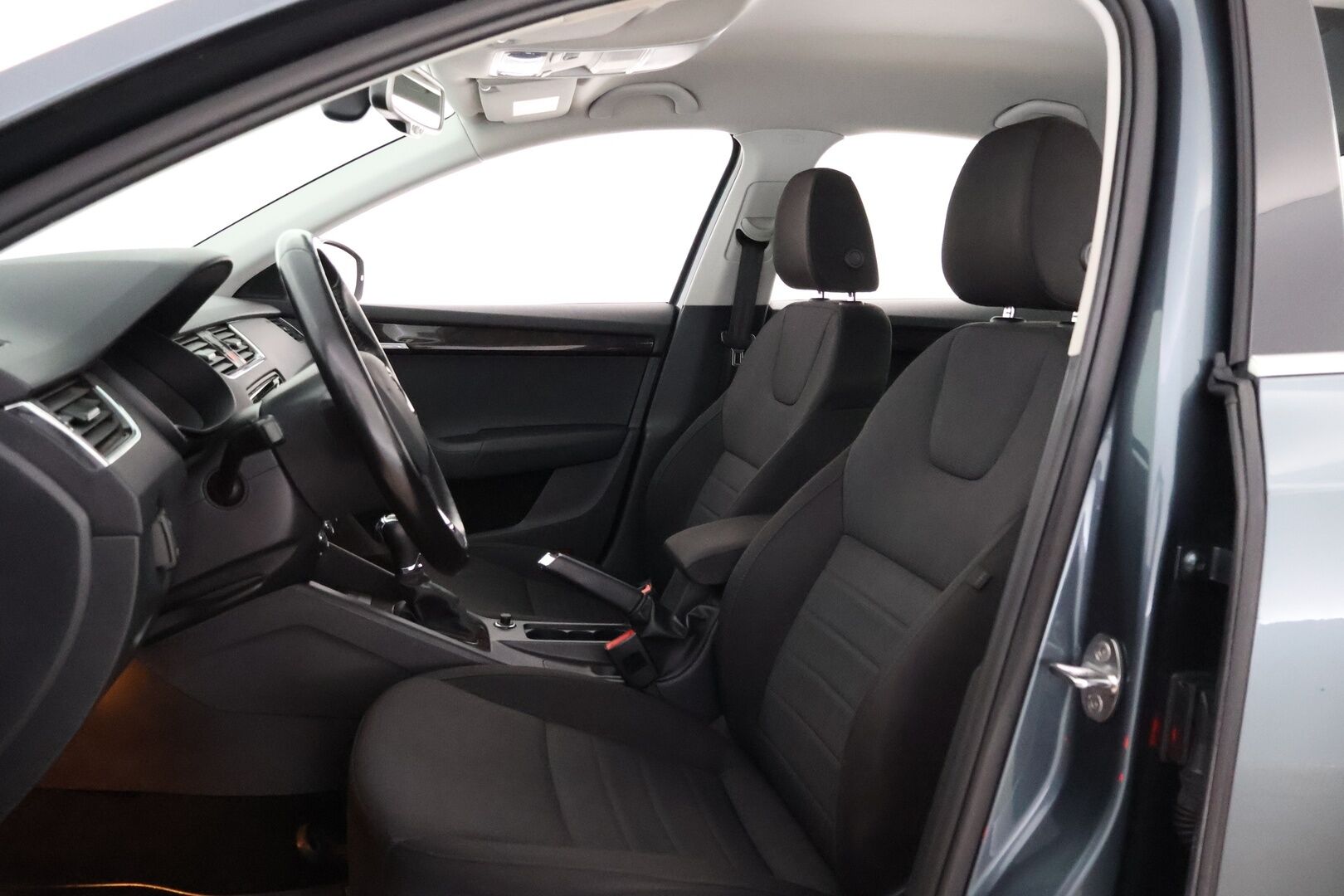 Skoda Octavia 2016 1,8 TSI 4x4 Style DSG Autom. - Suomiauto / KeylessGo / Vetokoukku / Peruutustutkat / Xenon / Lohko & Sisäpistoke / Juuri tullut Tampereelle!