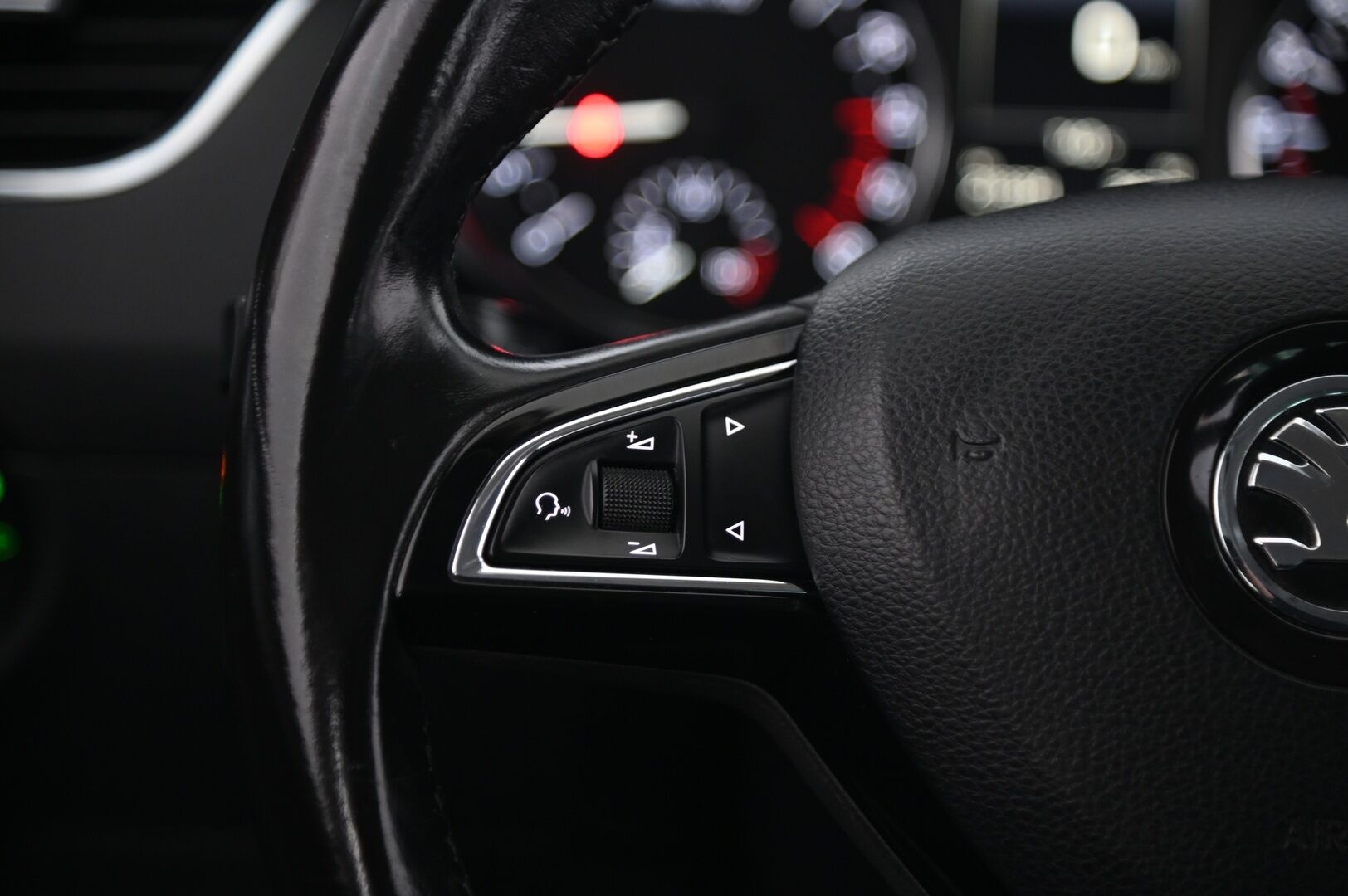 Skoda Octavia 2016 Combi 2,0 TDI 184 4x4 Style DSG Autom. *Webasto / P-kamera / Vetokoukku / Muistipenkki* - *Suomi-auto / Näyttävä yksilö / Juuri tullut*