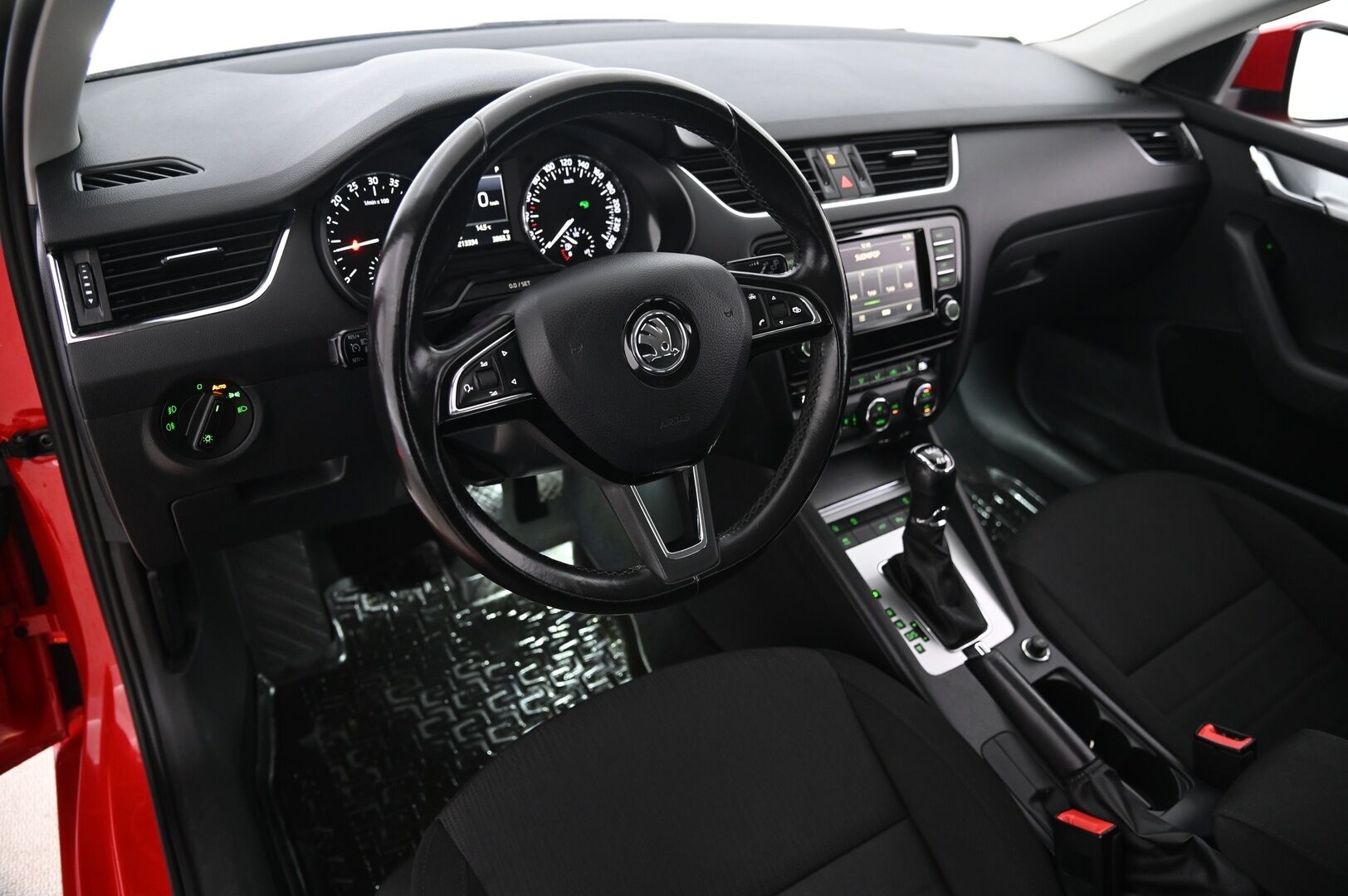 Skoda Octavia 2016 Combi 2,0 TDI 184 4x4 Style DSG Autom. *Webasto / P-kamera / Vetokoukku / Muistipenkki* - *Suomi-auto / Näyttävä yksilö / Juuri tullut*