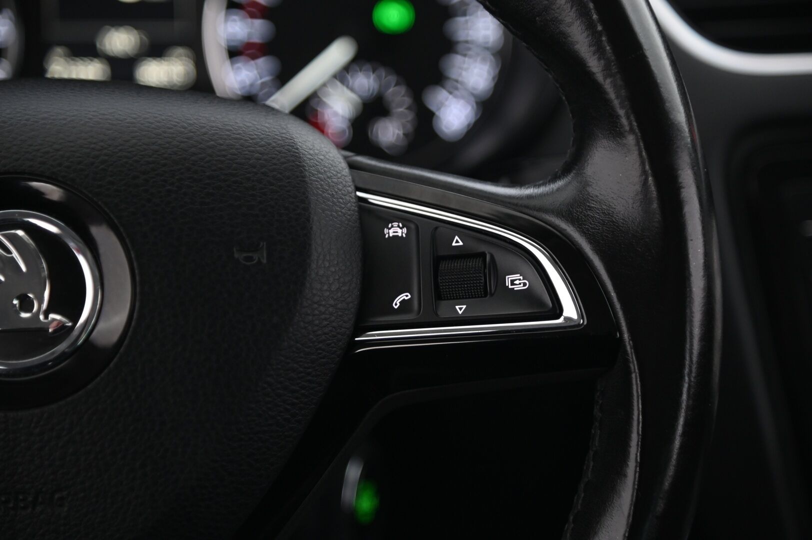Skoda Octavia 2016 Combi 2,0 TDI 184 4x4 Style DSG Autom. *Webasto / P-kamera / Vetokoukku / Muistipenkki* - *Suomi-auto / Näyttävä yksilö / Juuri tullut*
