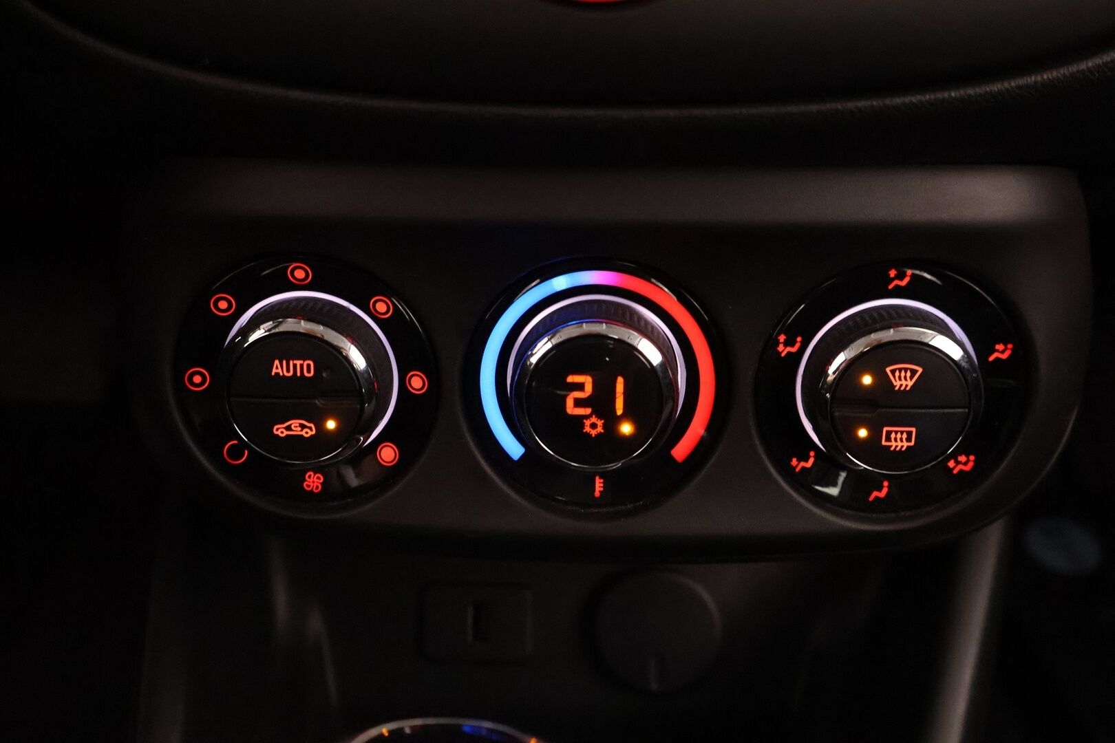 Opel Corsa 2016 3-ov Enjoy 1,4 ecoFLEX S/S 66kW ECT5 - MYYDÄÄN HUUTOKAUPAT.COM!